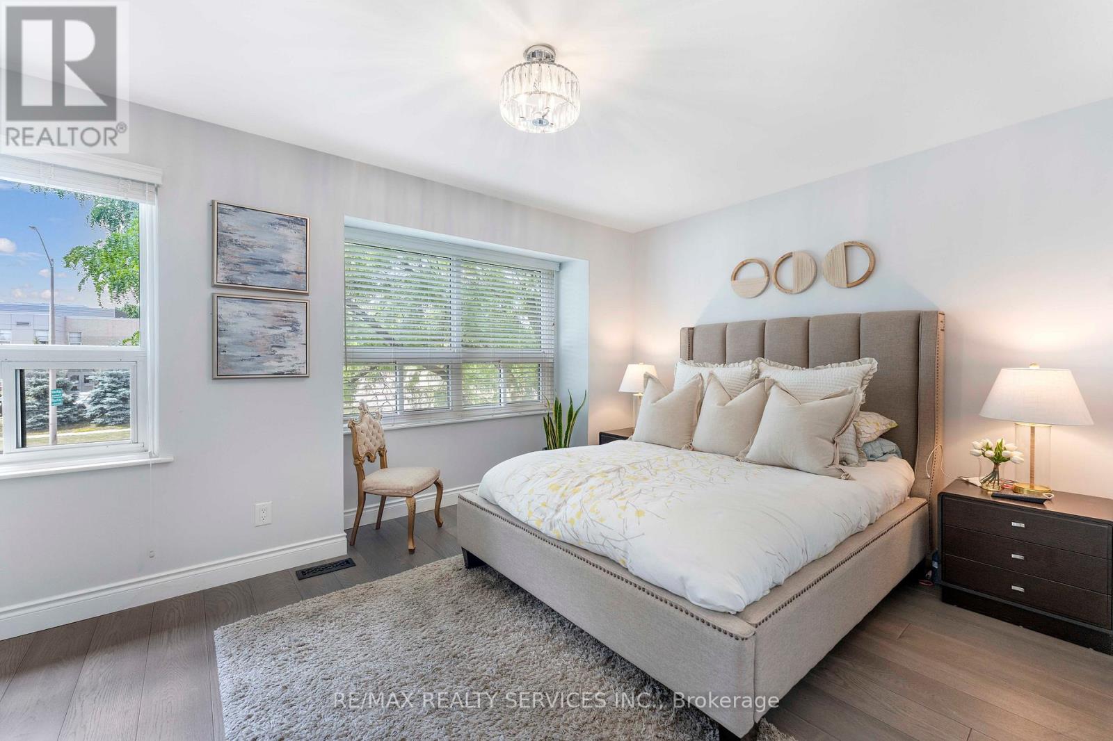 Photo 21 of 94 94 Guildford Crescent, Brampton ON