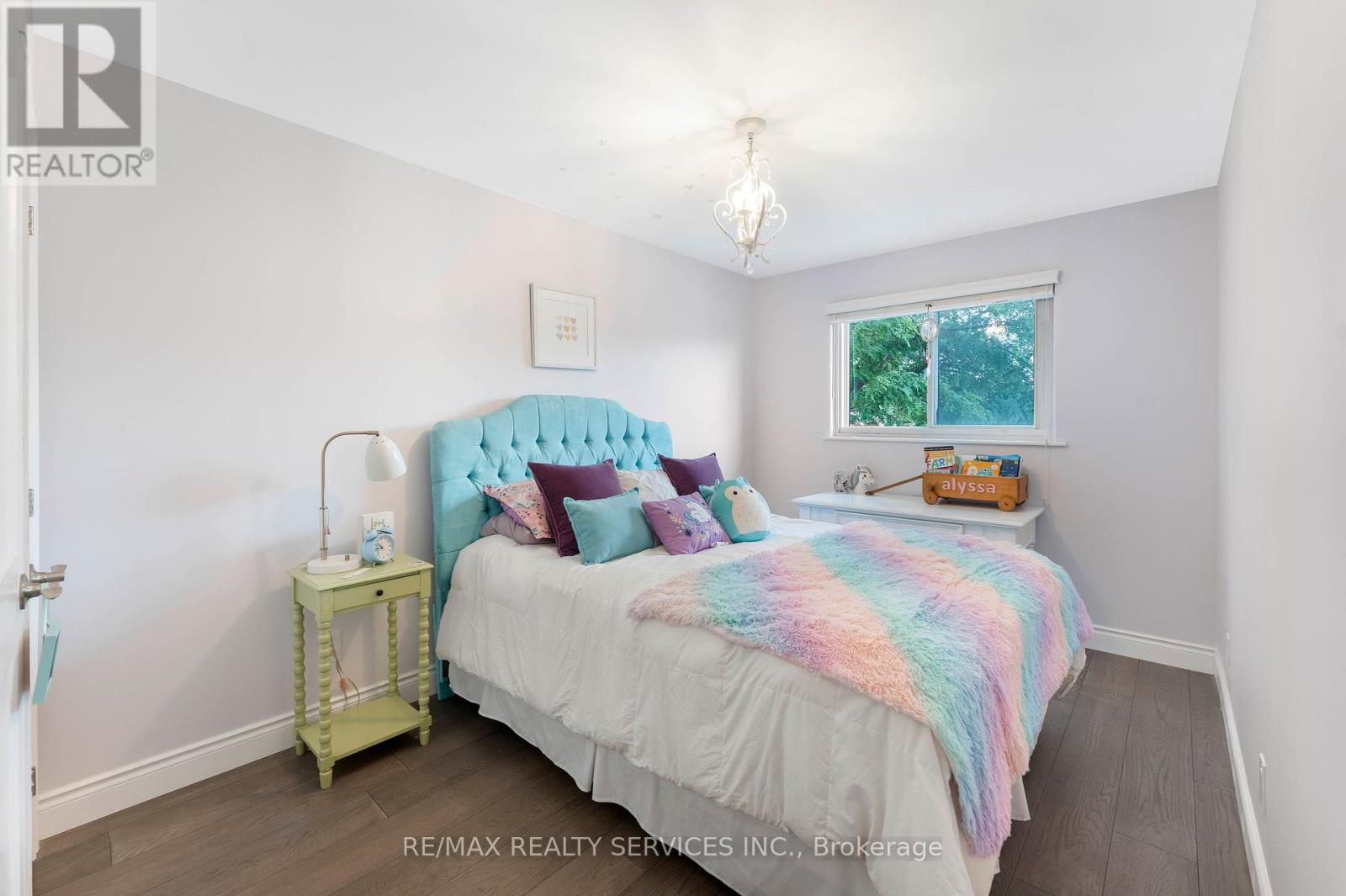 Photo 23 of 94 94 Guildford Crescent, Brampton ON