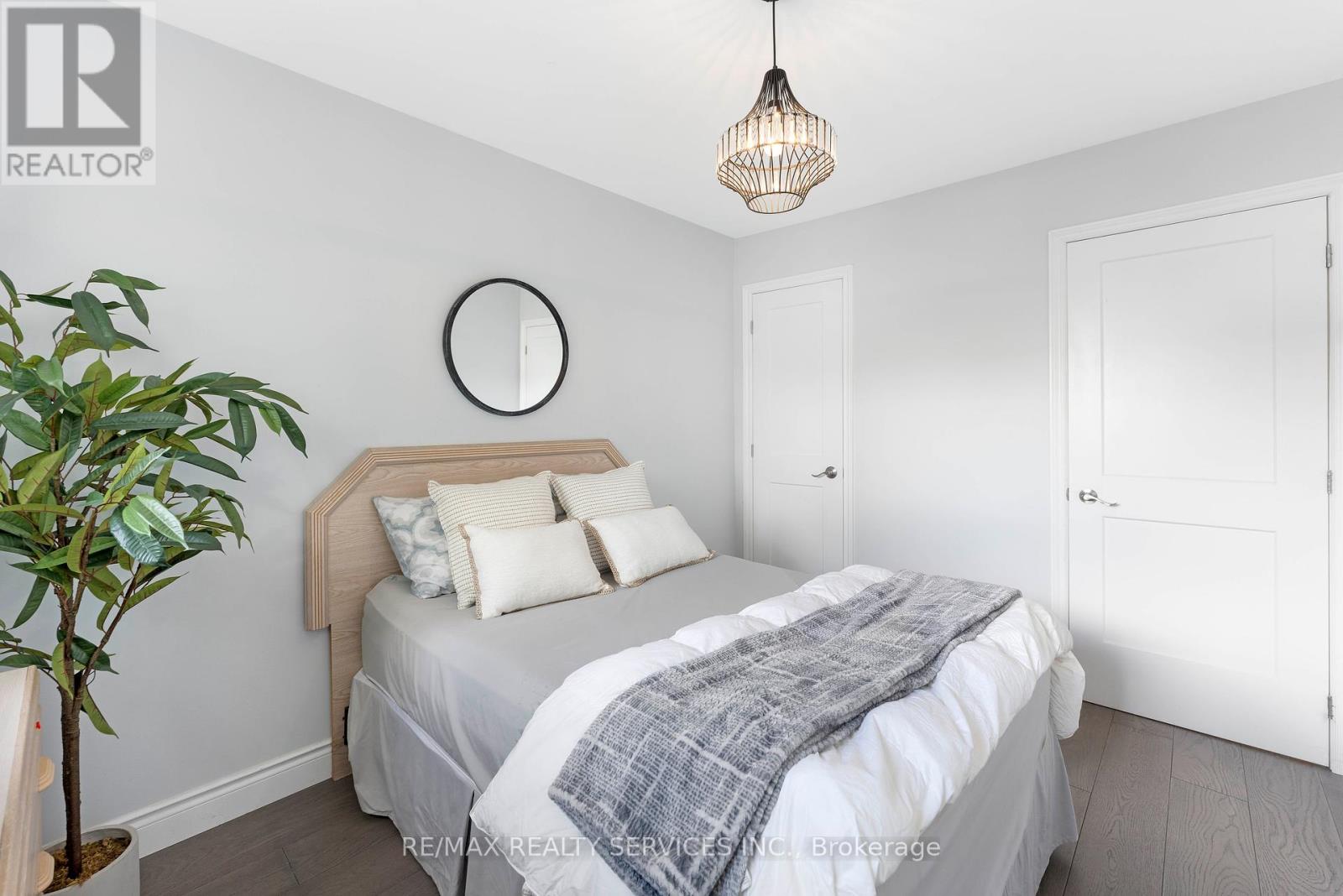 Photo 26 of 94 94 Guildford Crescent, Brampton ON