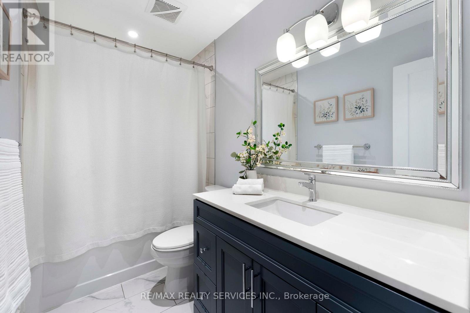 Photo 27 of 94 94 Guildford Crescent, Brampton ON