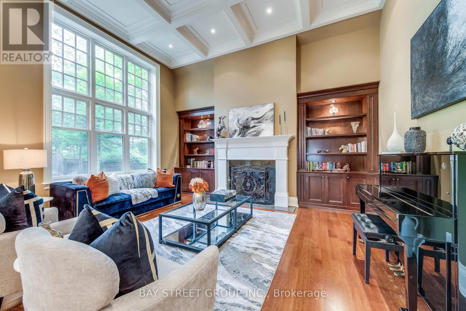 Photo 12 of 1049 Cedar Grove Boulevard, Oakville ON