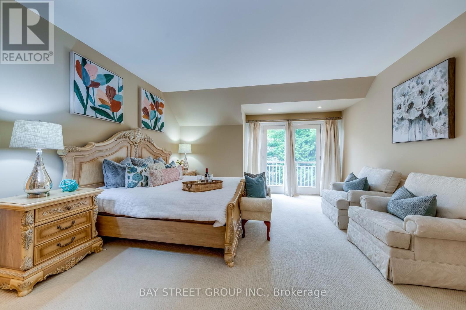 Photo 25 of 1049 Cedar Grove Boulevard, Oakville ON