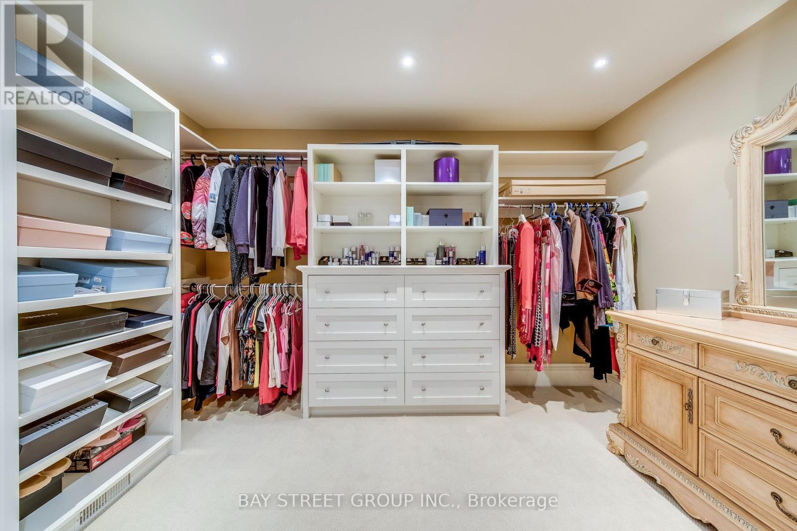 Photo 29 of 1049 Cedar Grove Boulevard, Oakville ON