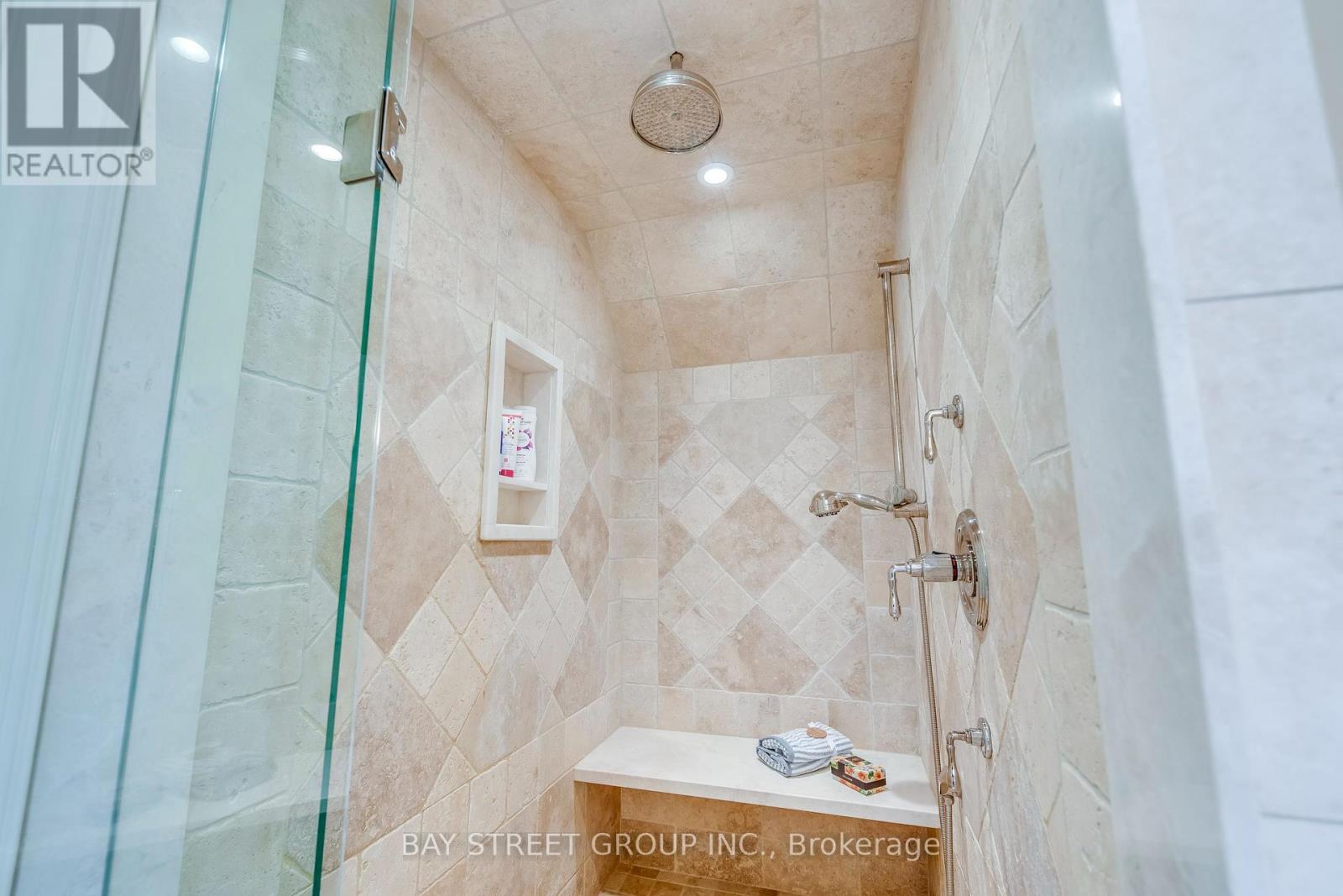 Photo 31 of 1049 Cedar Grove Boulevard, Oakville ON