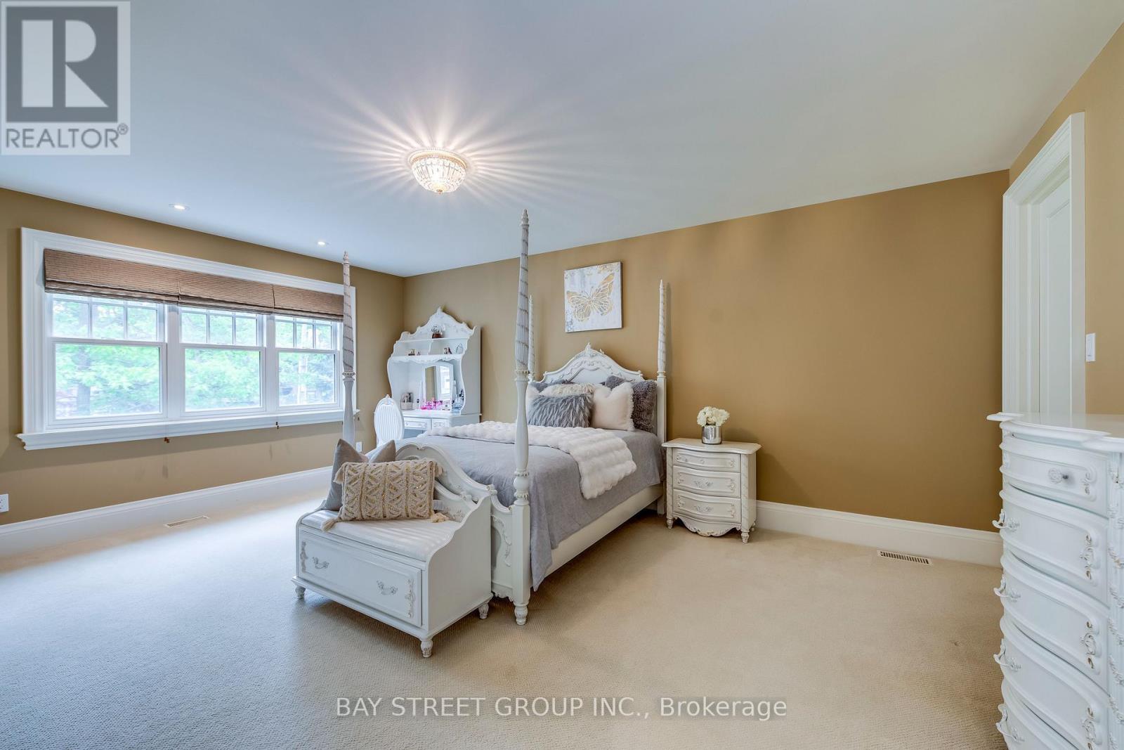 Photo 34 of 1049 Cedar Grove Boulevard, Oakville ON