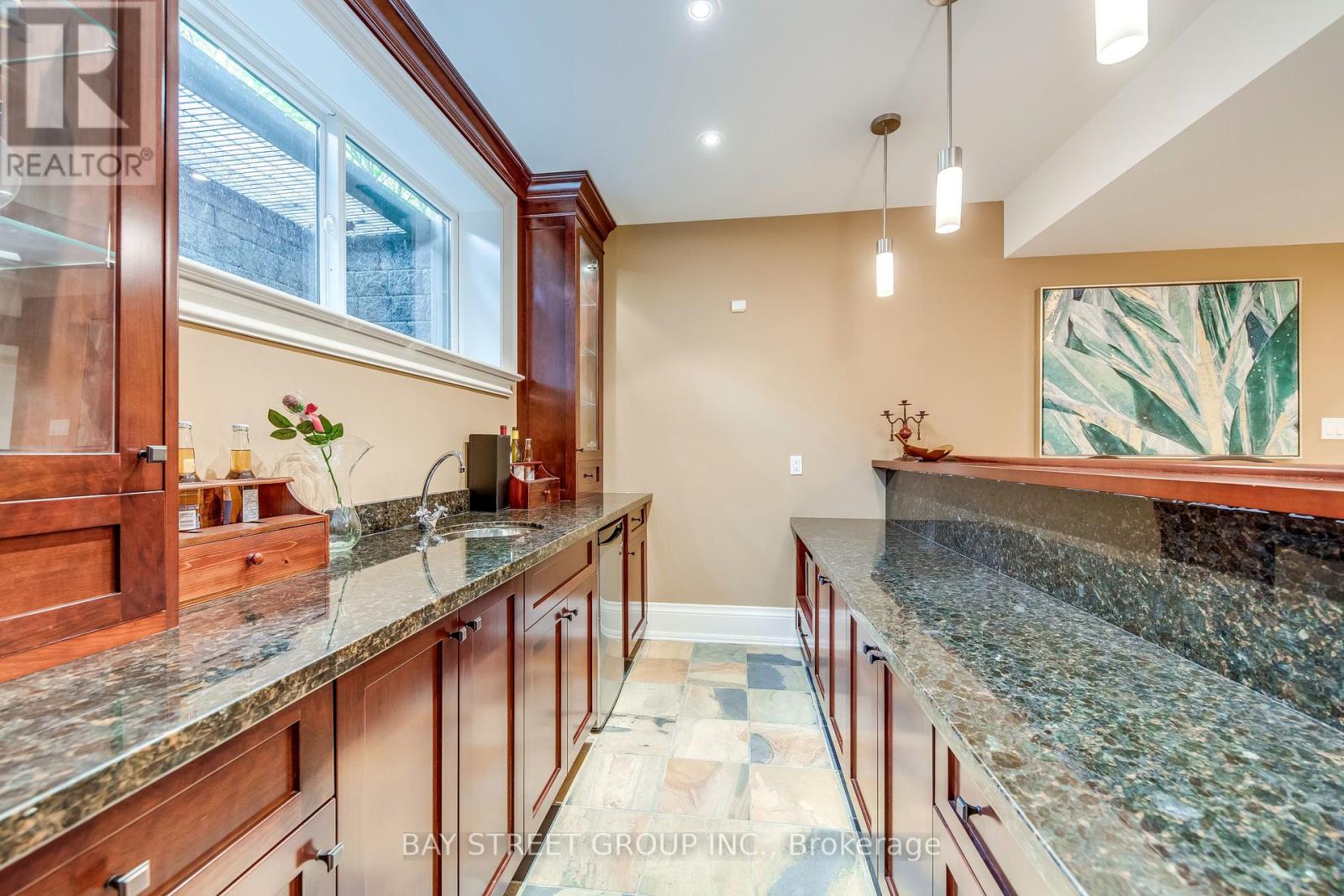 Photo 39 of 1049 Cedar Grove Boulevard, Oakville ON