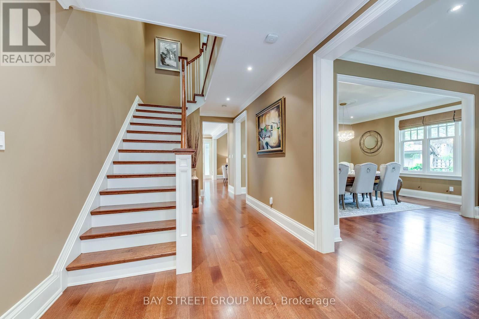 Photo 6 of 1049 Cedar Grove Boulevard, Oakville ON