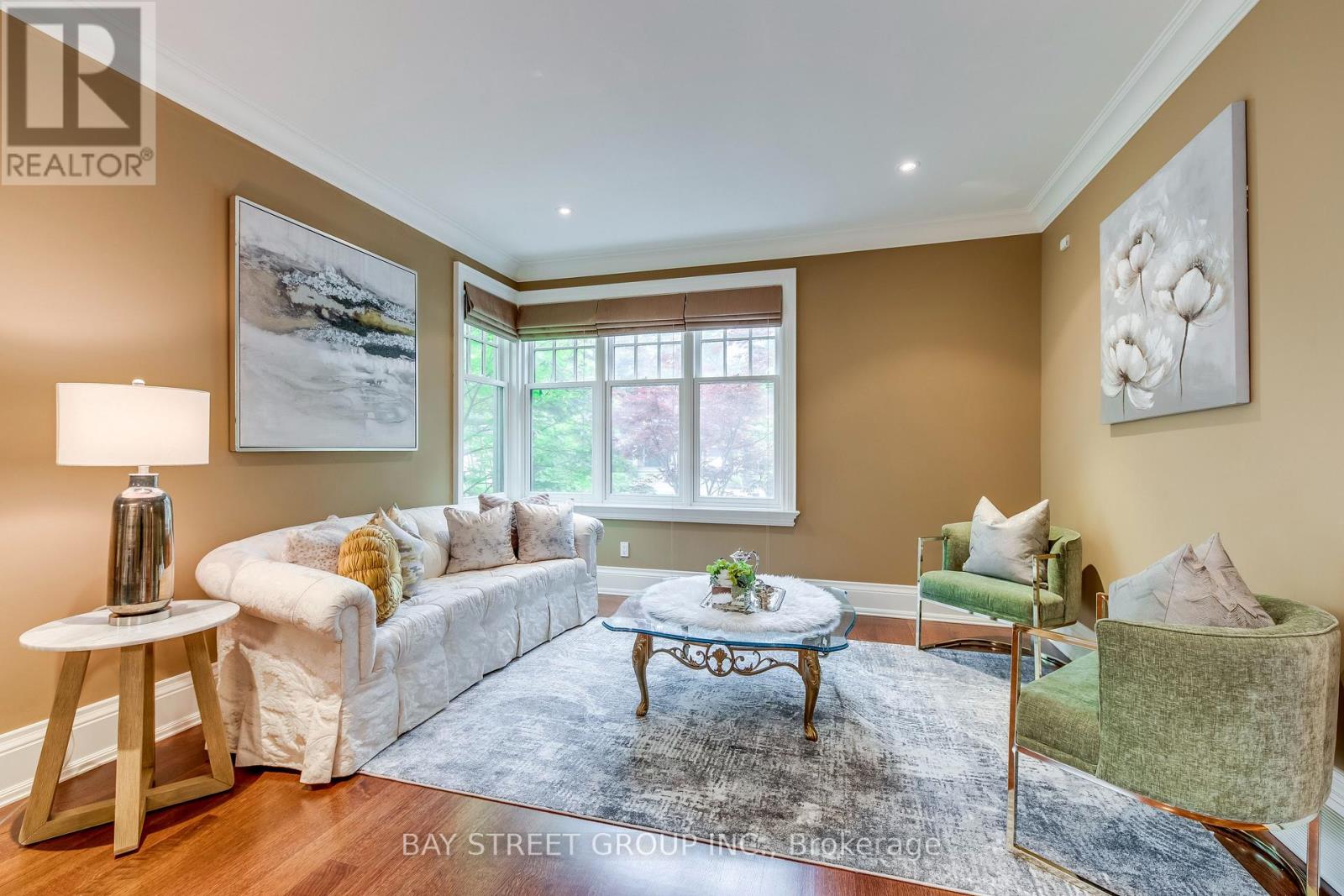 Photo 8 of 1049 Cedar Grove Boulevard, Oakville ON