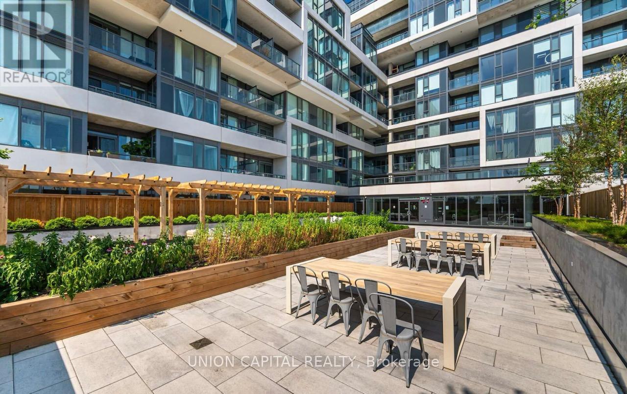 Photo 2 of 425 859 The Queensway, Toronto ON