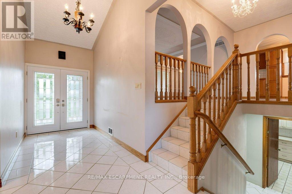Photo 10 of 595 Green Mountain Road E, Hamilton ON