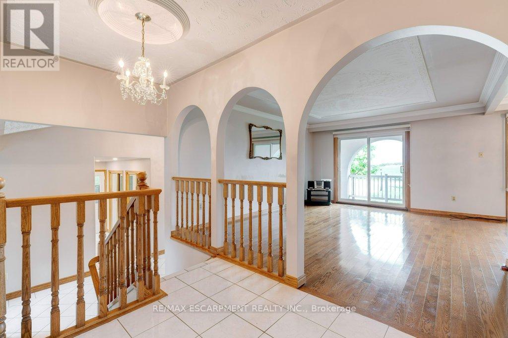 Photo 11 of 595 Green Mountain Road E, Hamilton ON