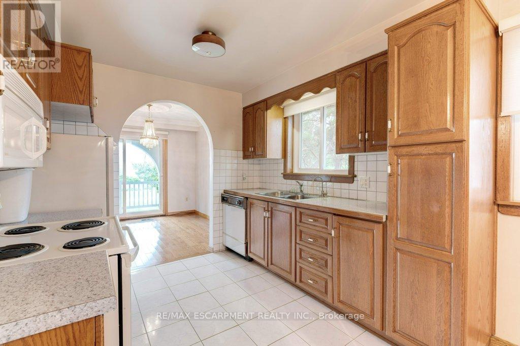 Photo 15 of 595 Green Mountain Road E, Hamilton ON