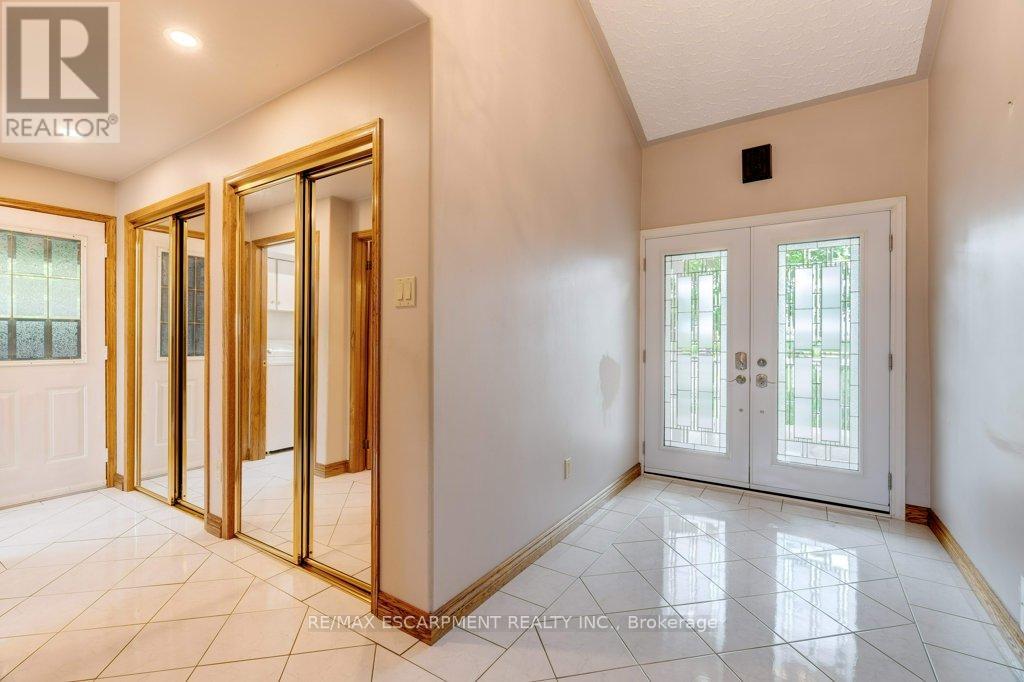 Photo 6 of 595 Green Mountain Road E, Hamilton ON