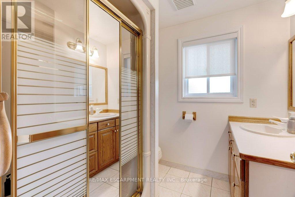 Photo 8 of 595 Green Mountain Road E, Hamilton ON