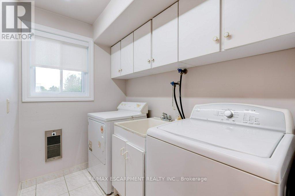 Photo 9 of 595 Green Mountain Road E, Hamilton ON
