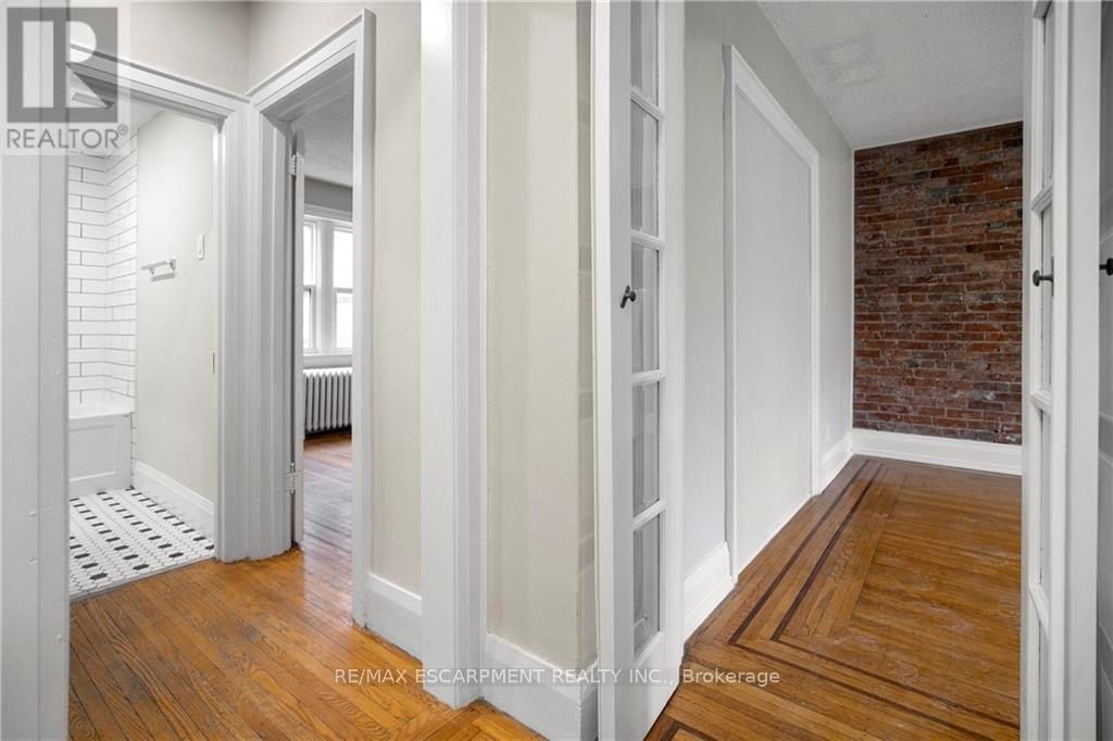 Photo 12 of 11 316 Aberdeen Avenue, Hamilton ON