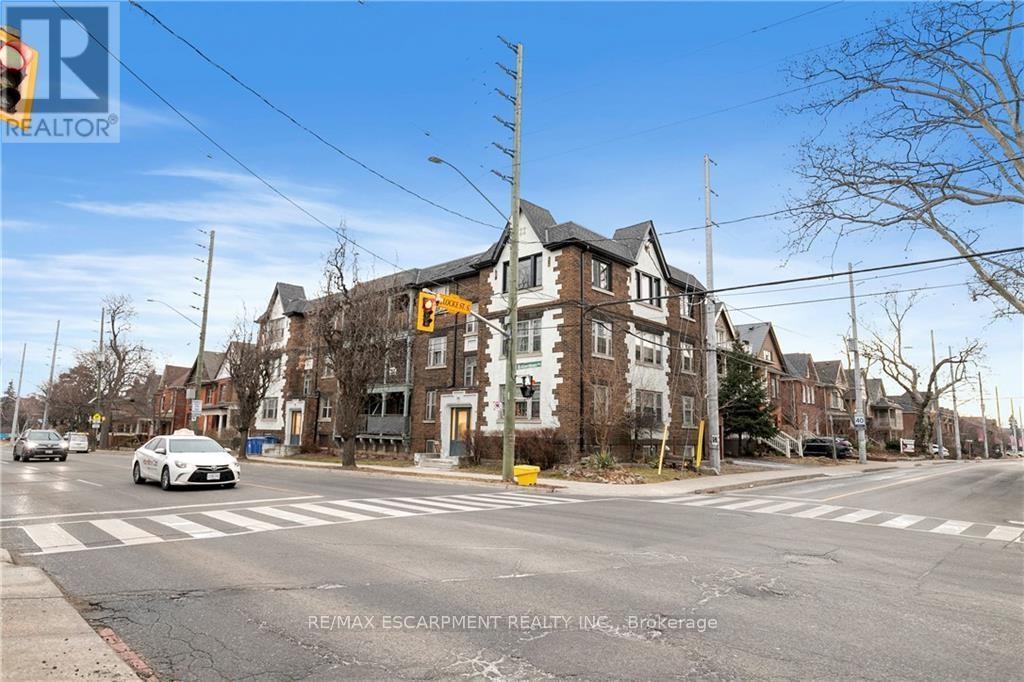 Photo 2 of 11 316 Aberdeen Avenue, Hamilton ON