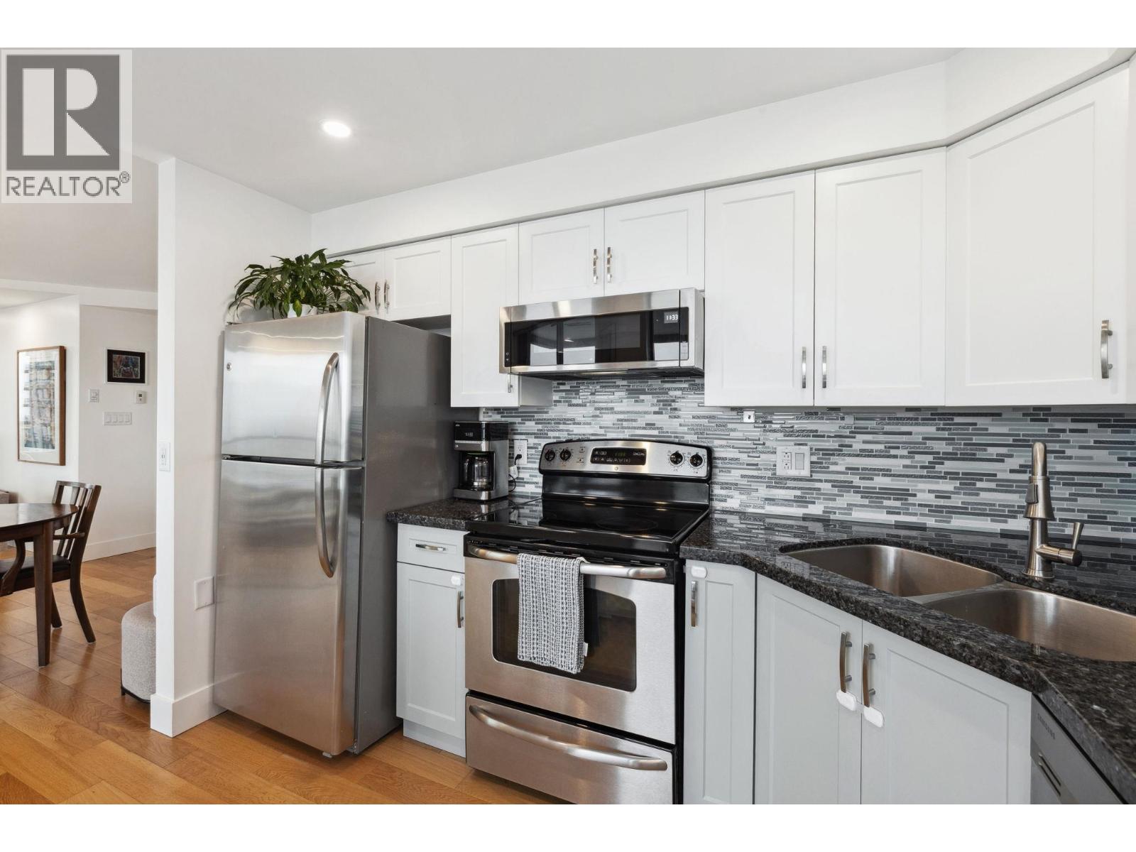 Photo 17 of 1202 120 W 2nd Street, North Vancouver BC