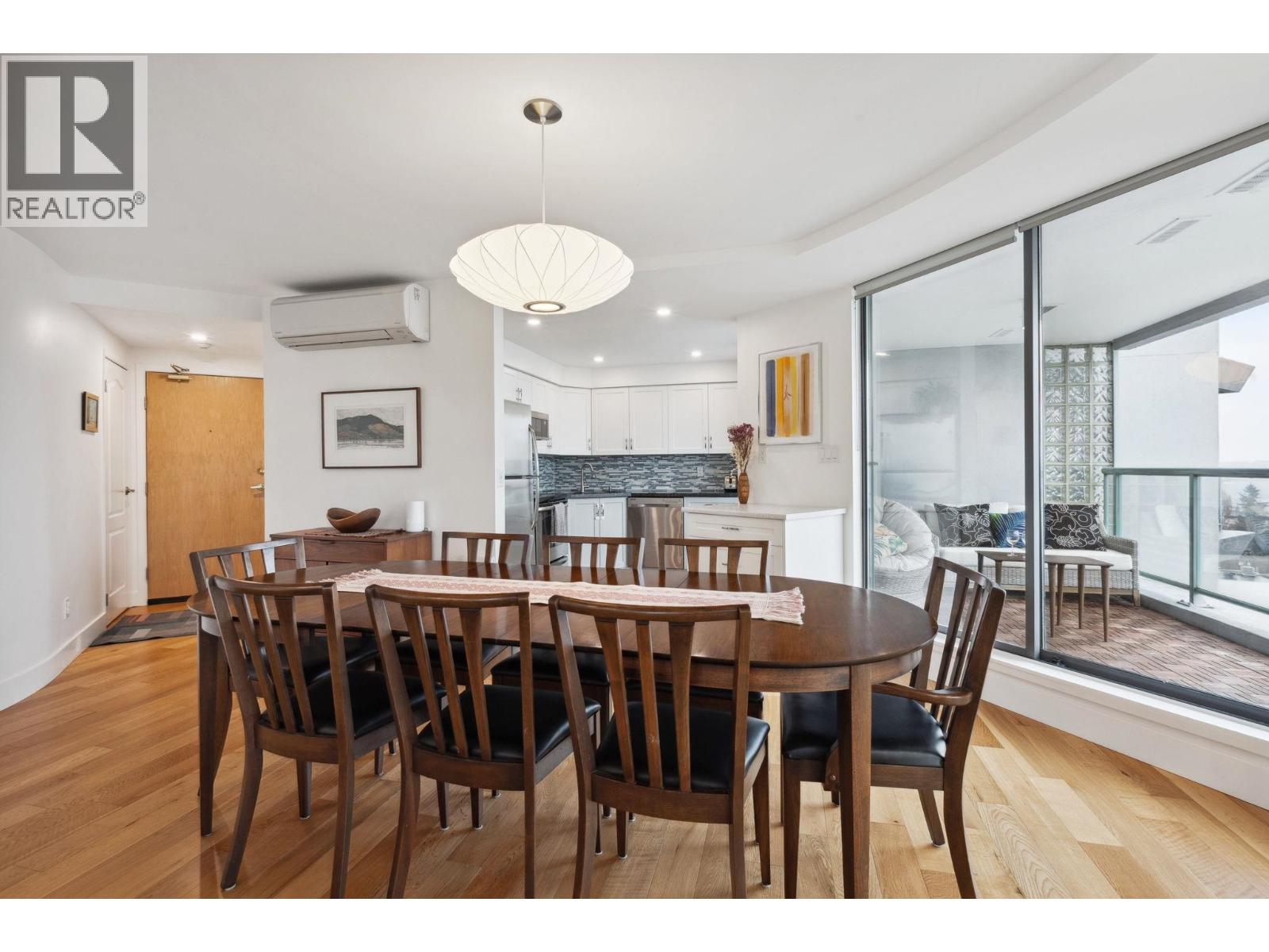 Photo 6 of 1202 120 W 2nd Street, North Vancouver BC