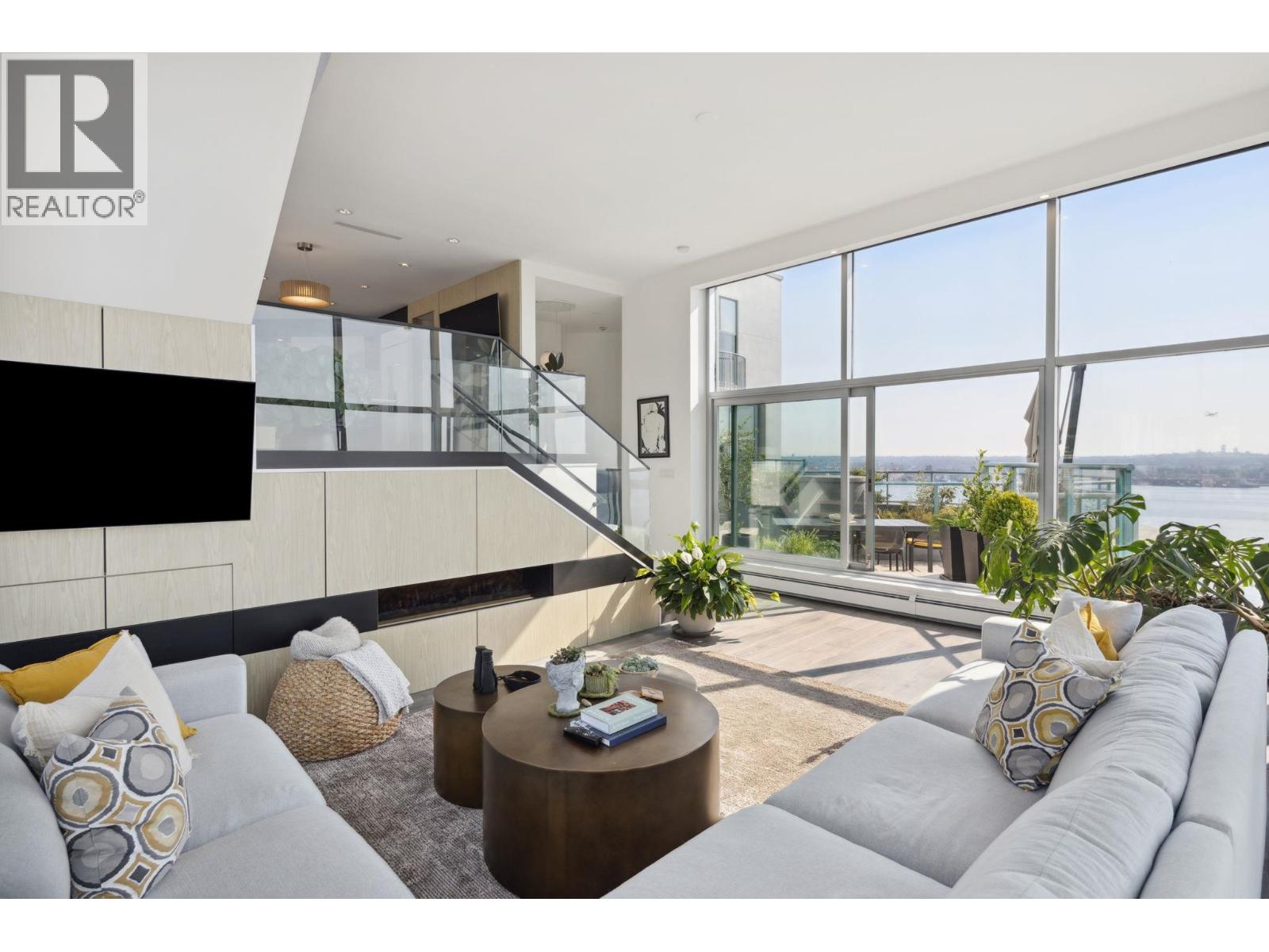 Photo 10 of 2901 120 W 2nd Street, North Vancouver BC