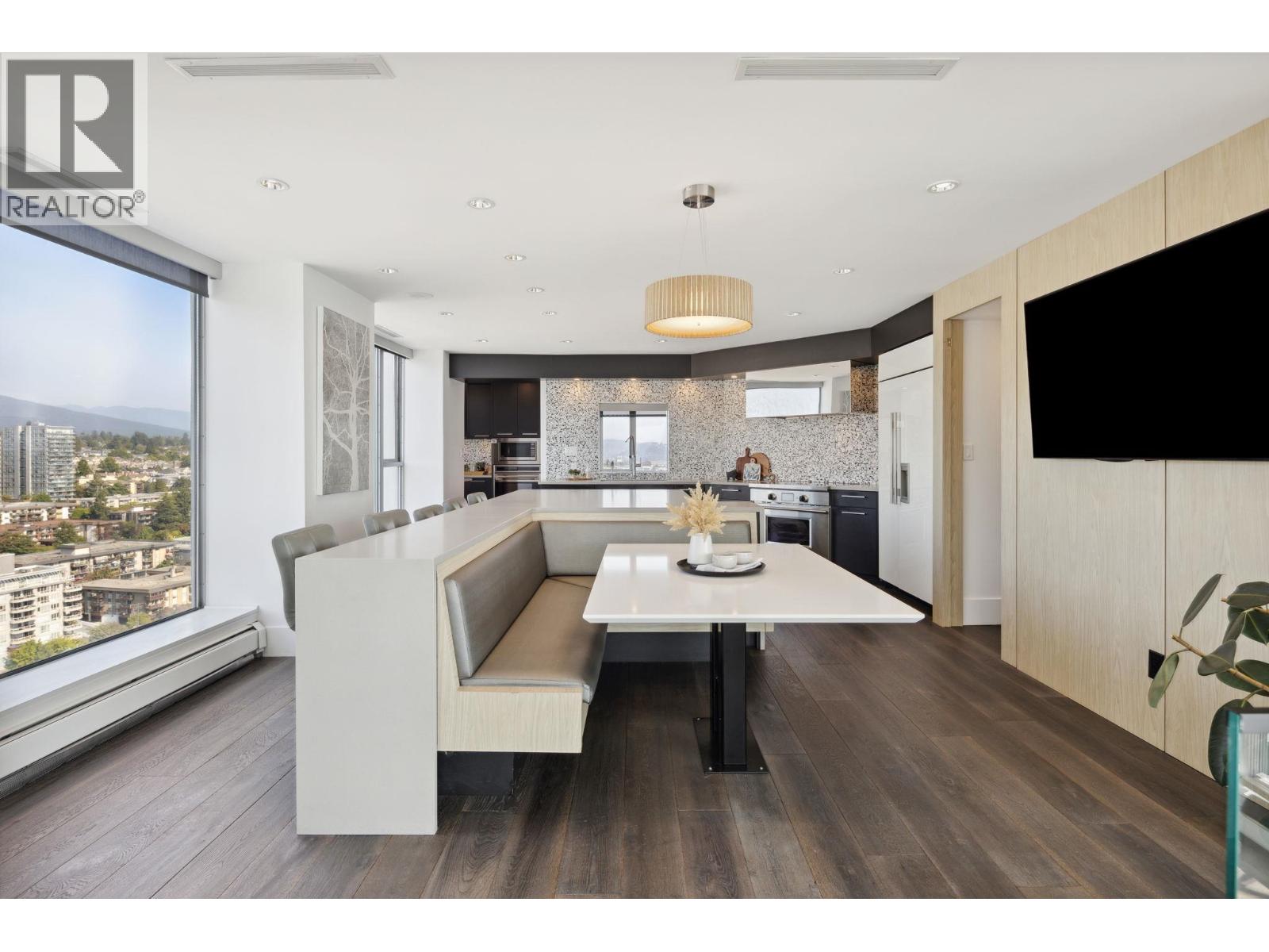 Photo 11 of 2901 120 W 2nd Street, North Vancouver BC