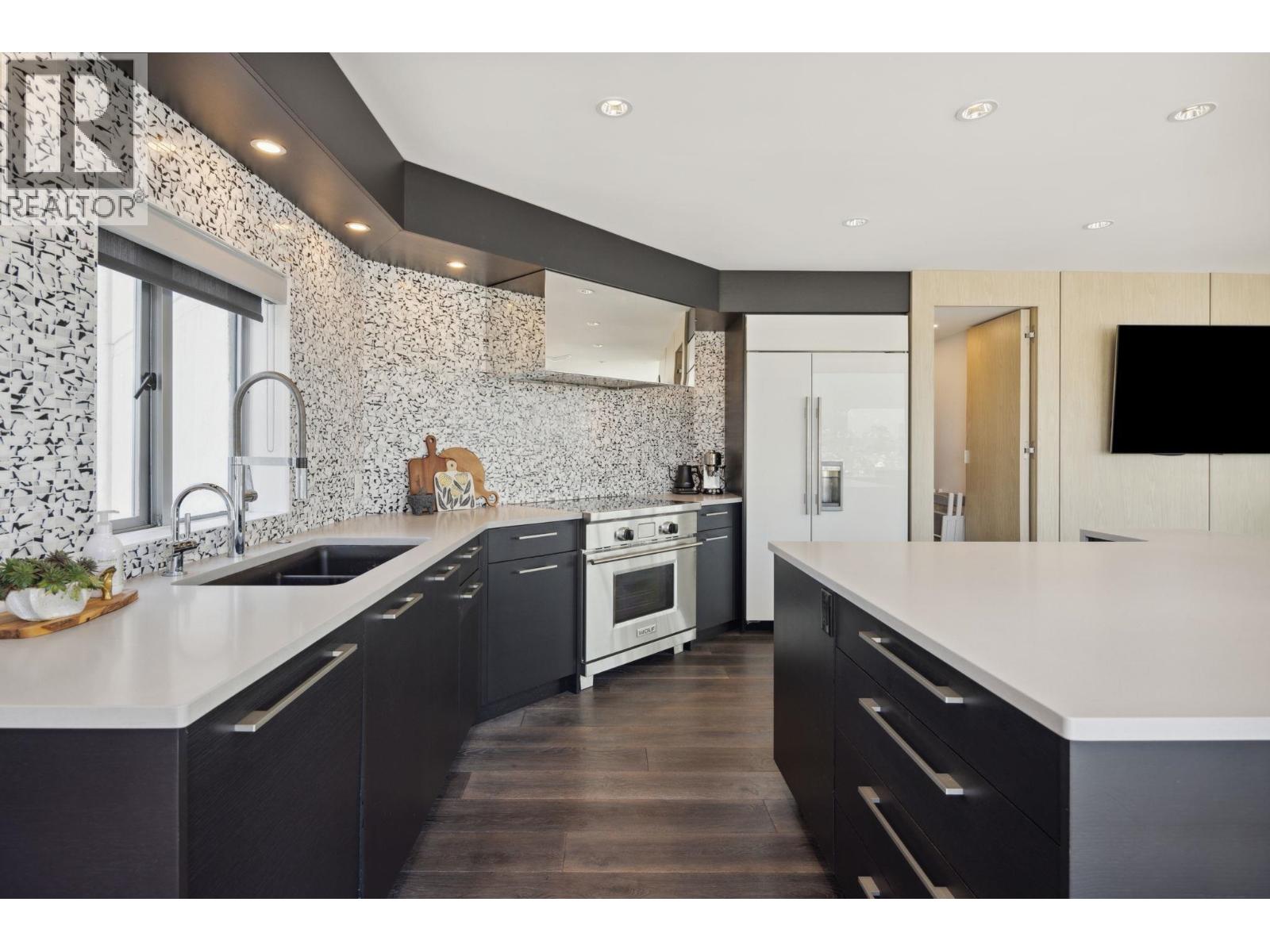 Photo 13 of 2901 120 W 2nd Street, North Vancouver BC