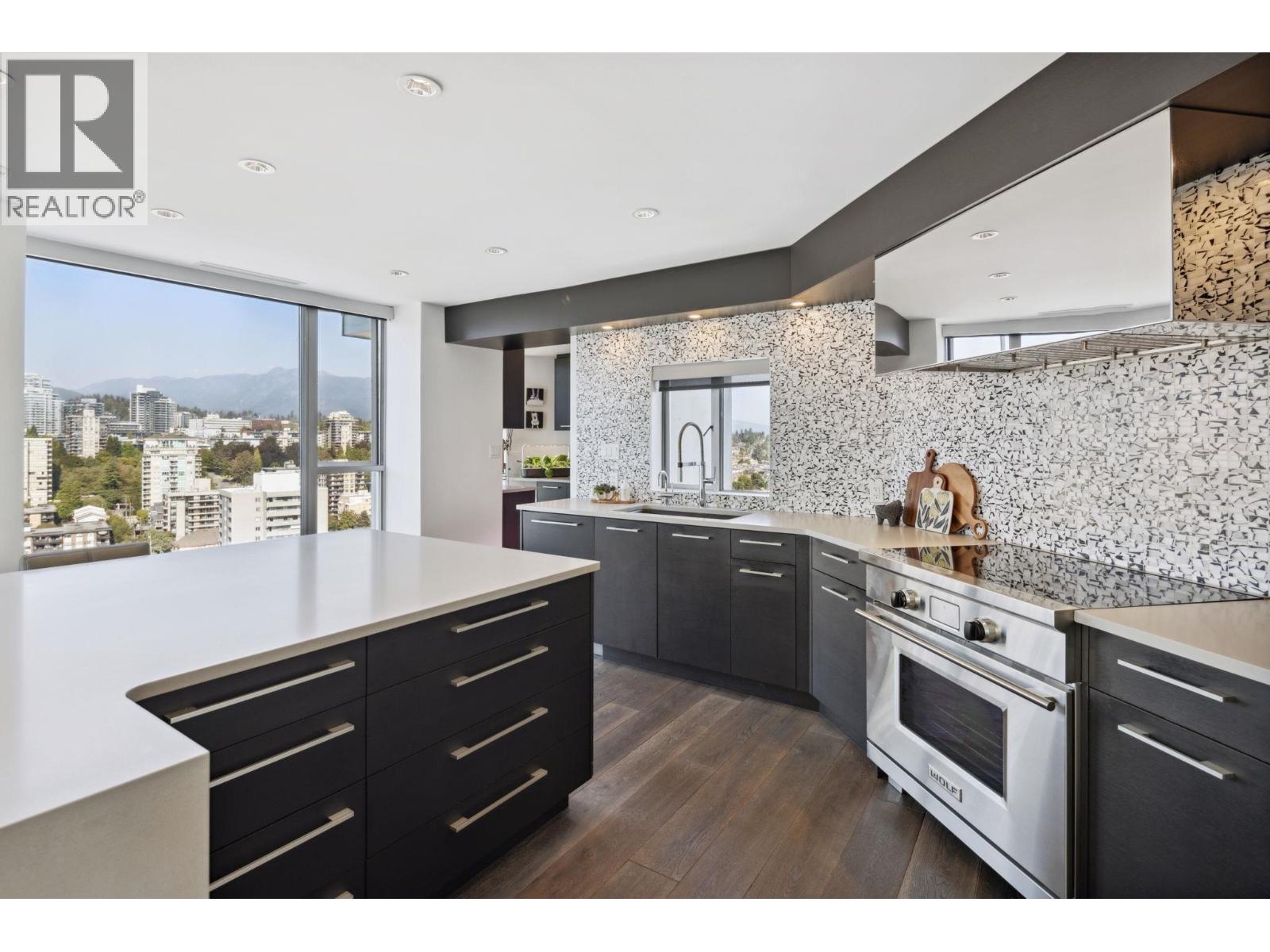 Photo 18 of 2901 120 W 2nd Street, North Vancouver BC