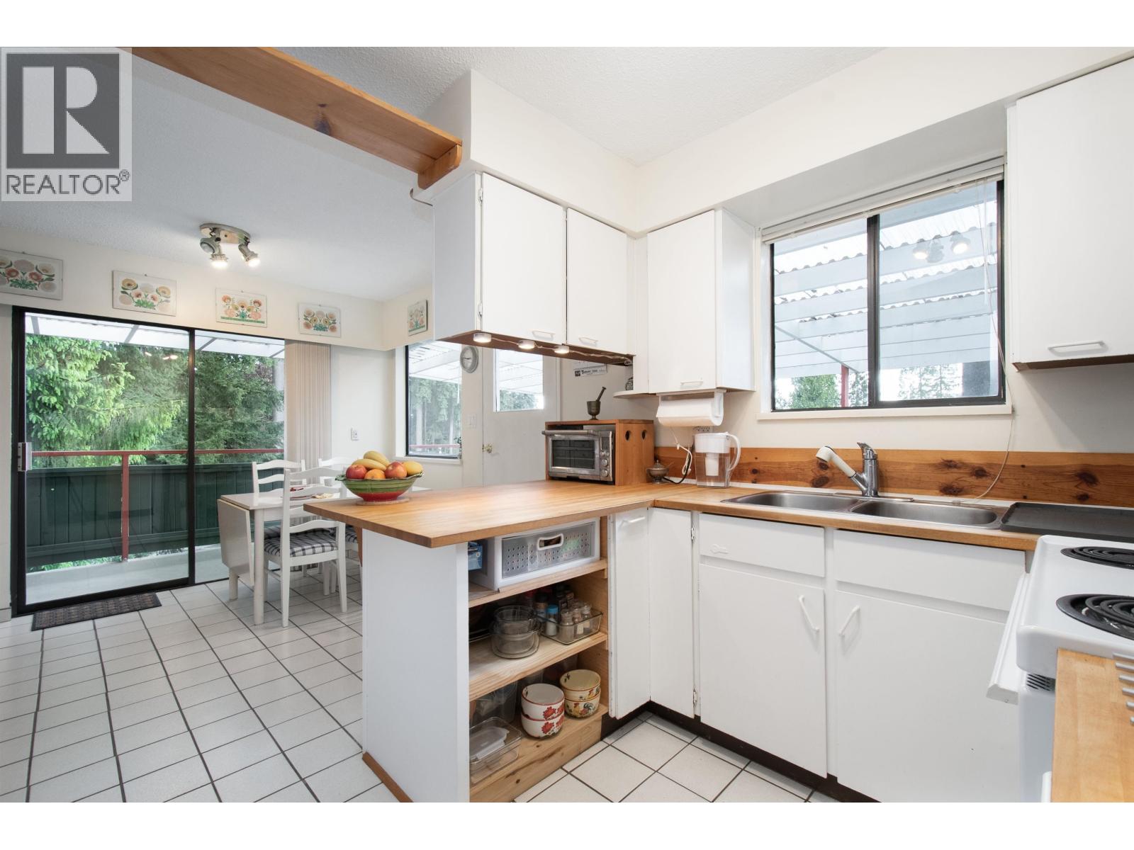 Photo 10 of 3875 Regent Avenue, North Vancouver BC