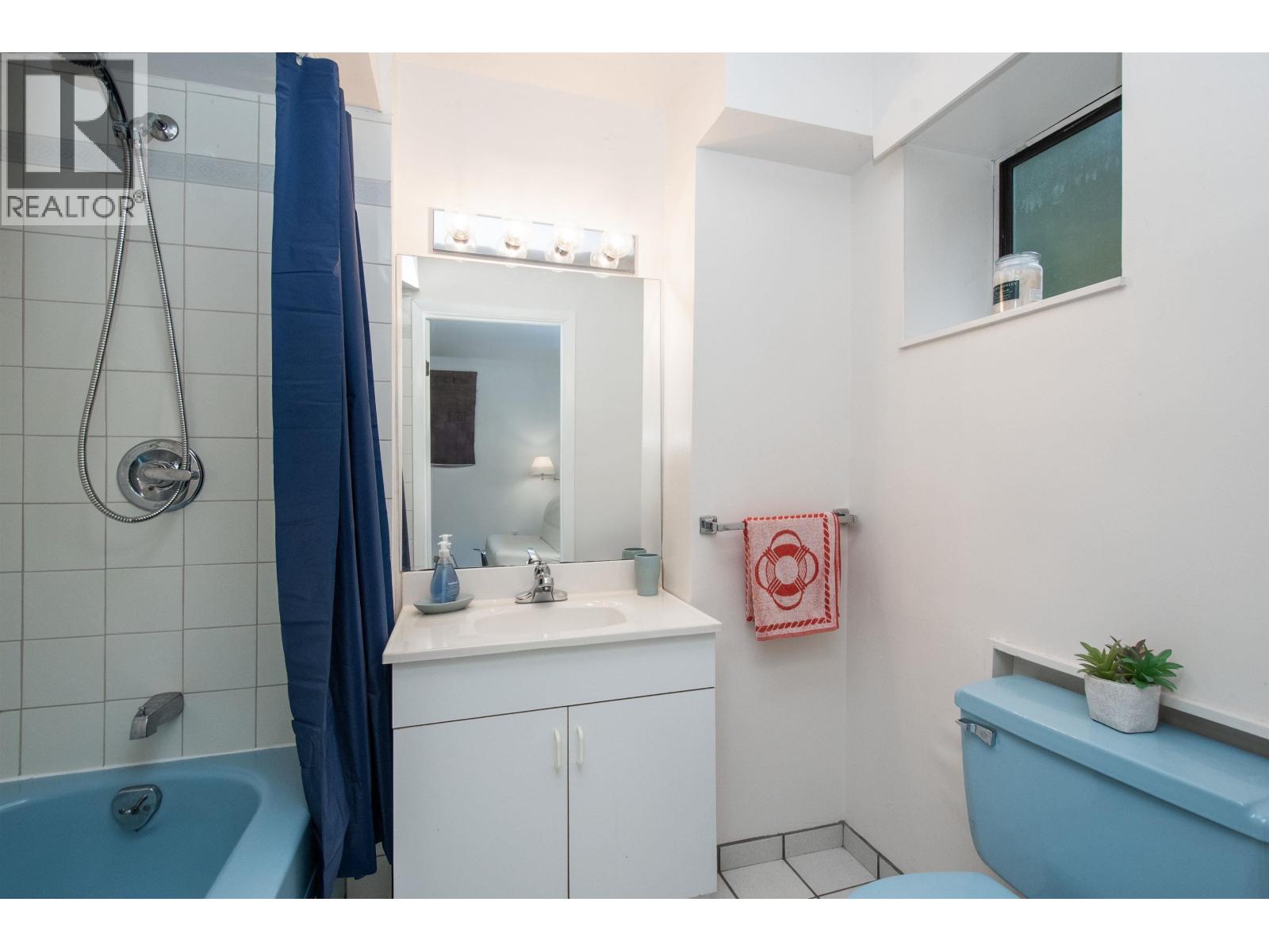 Photo 21 of 3875 Regent Avenue, North Vancouver BC