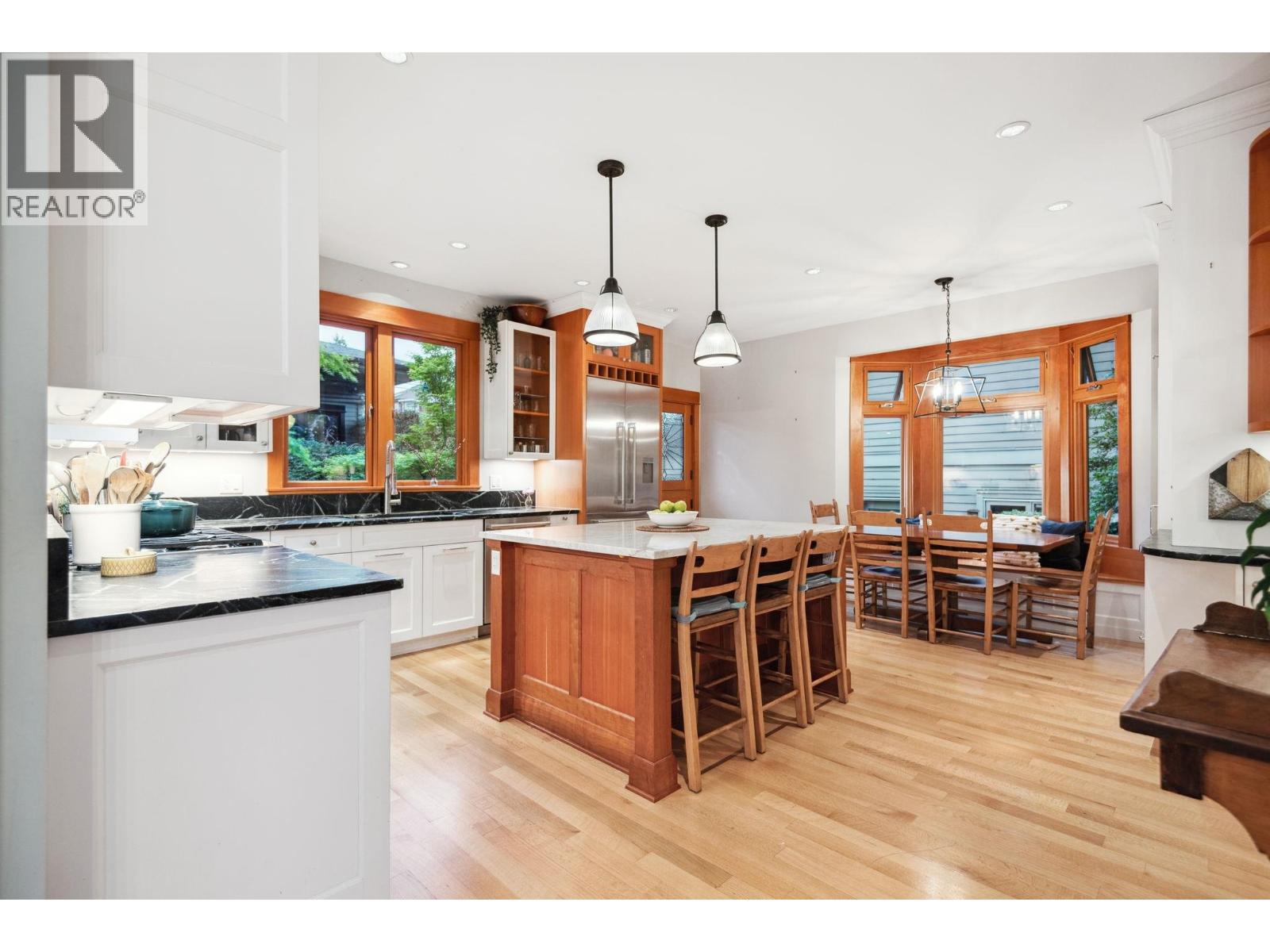 Photo 11 of 346 E 5th Street, North Vancouver BC