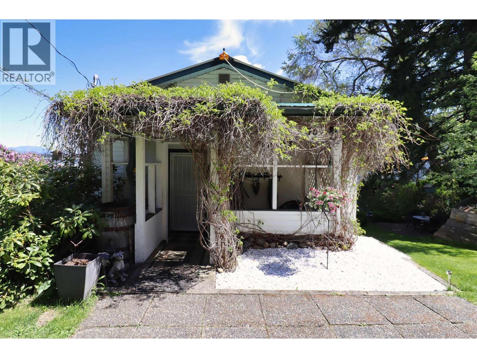 1085 Little Shuswap Lake Road, Chase