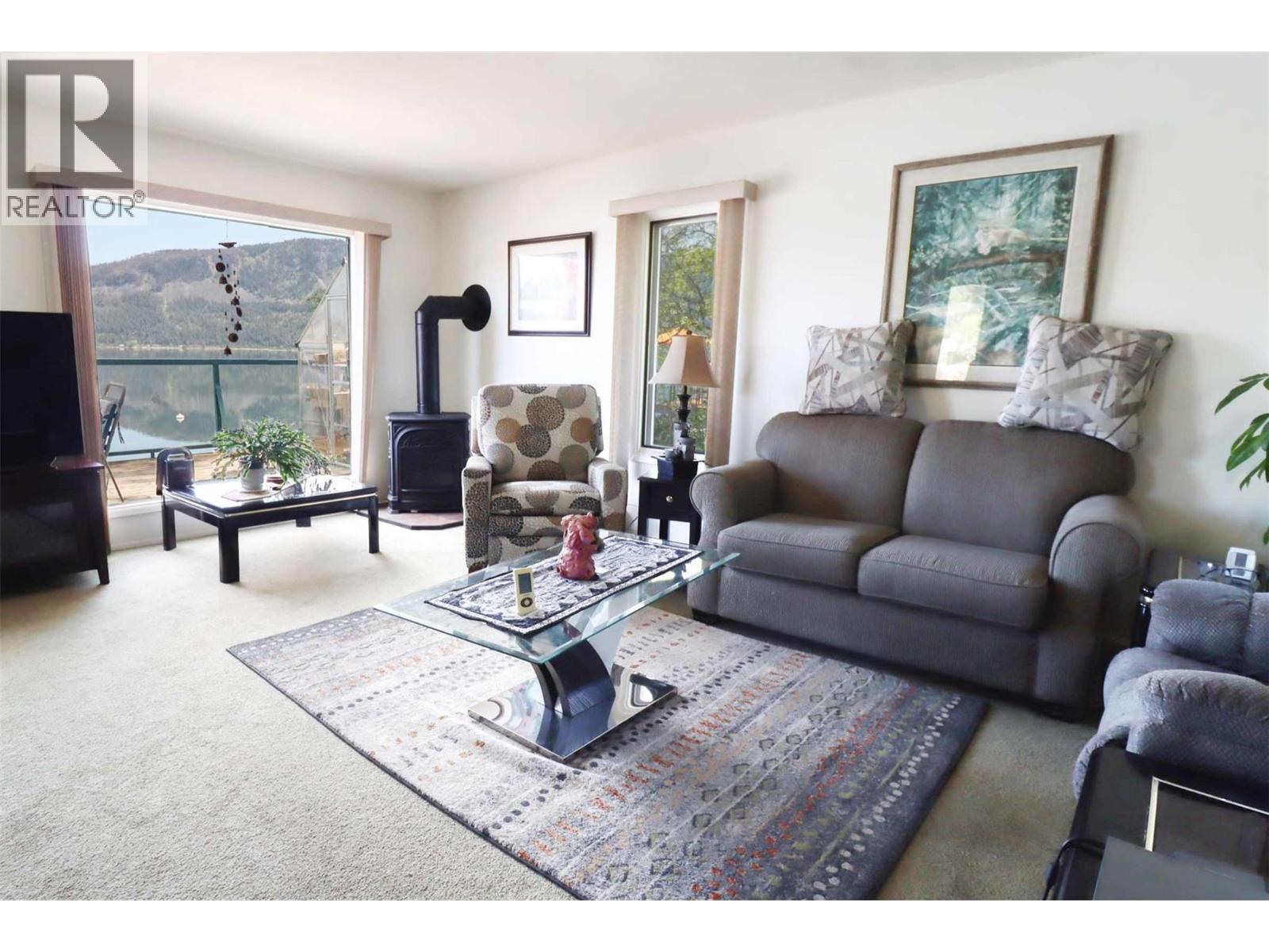 1085 Little Shuswap Lake Road, Chase