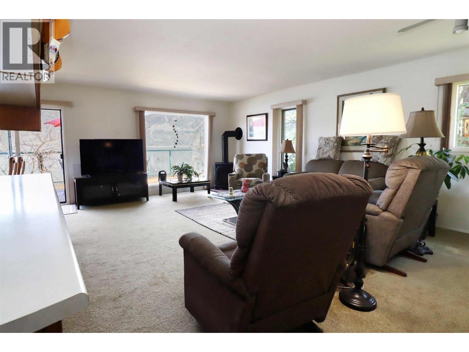 1085 Little Shuswap Lake Road, Chase