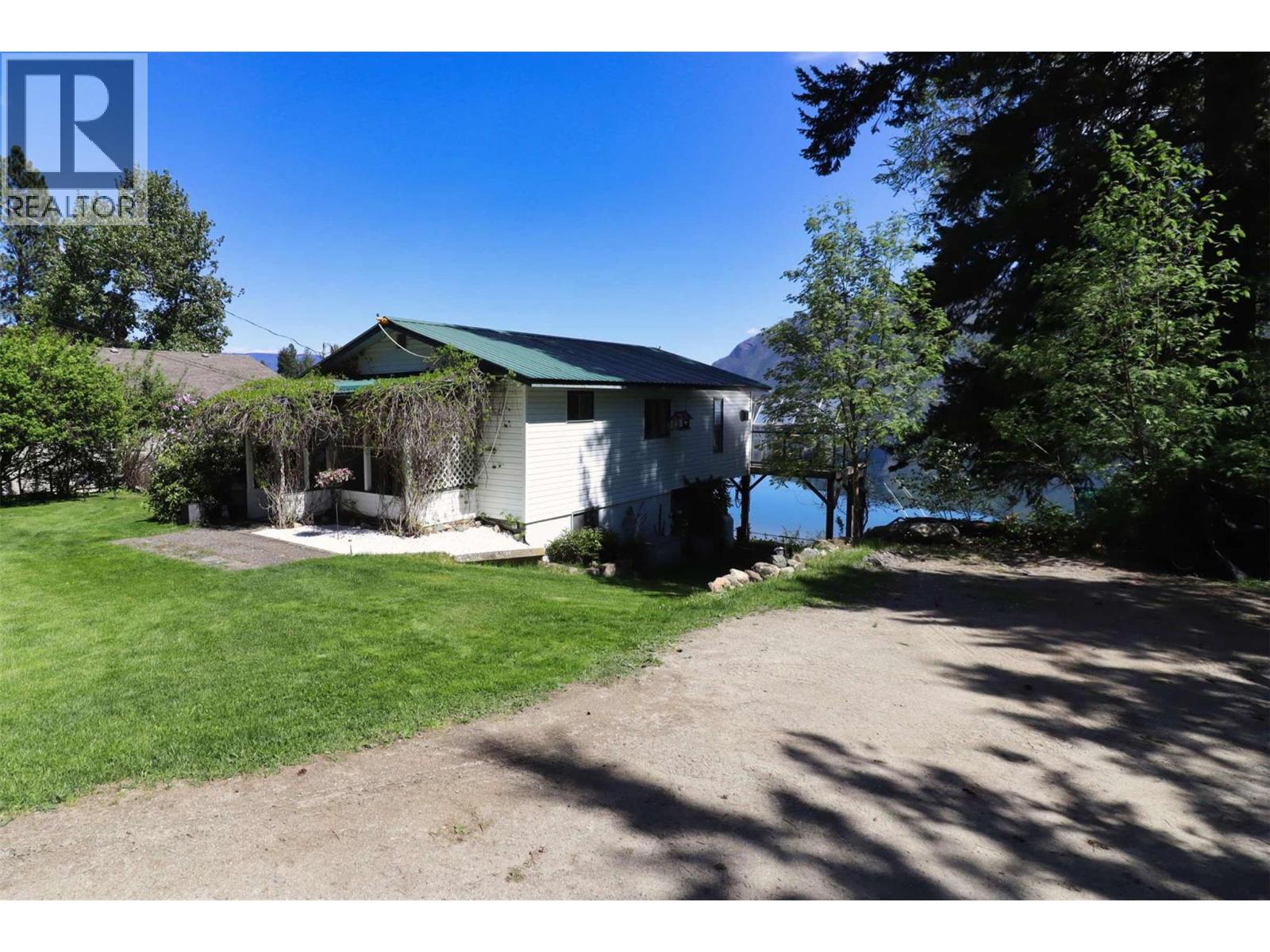 1085 Little Shuswap Lake Road, Chase
