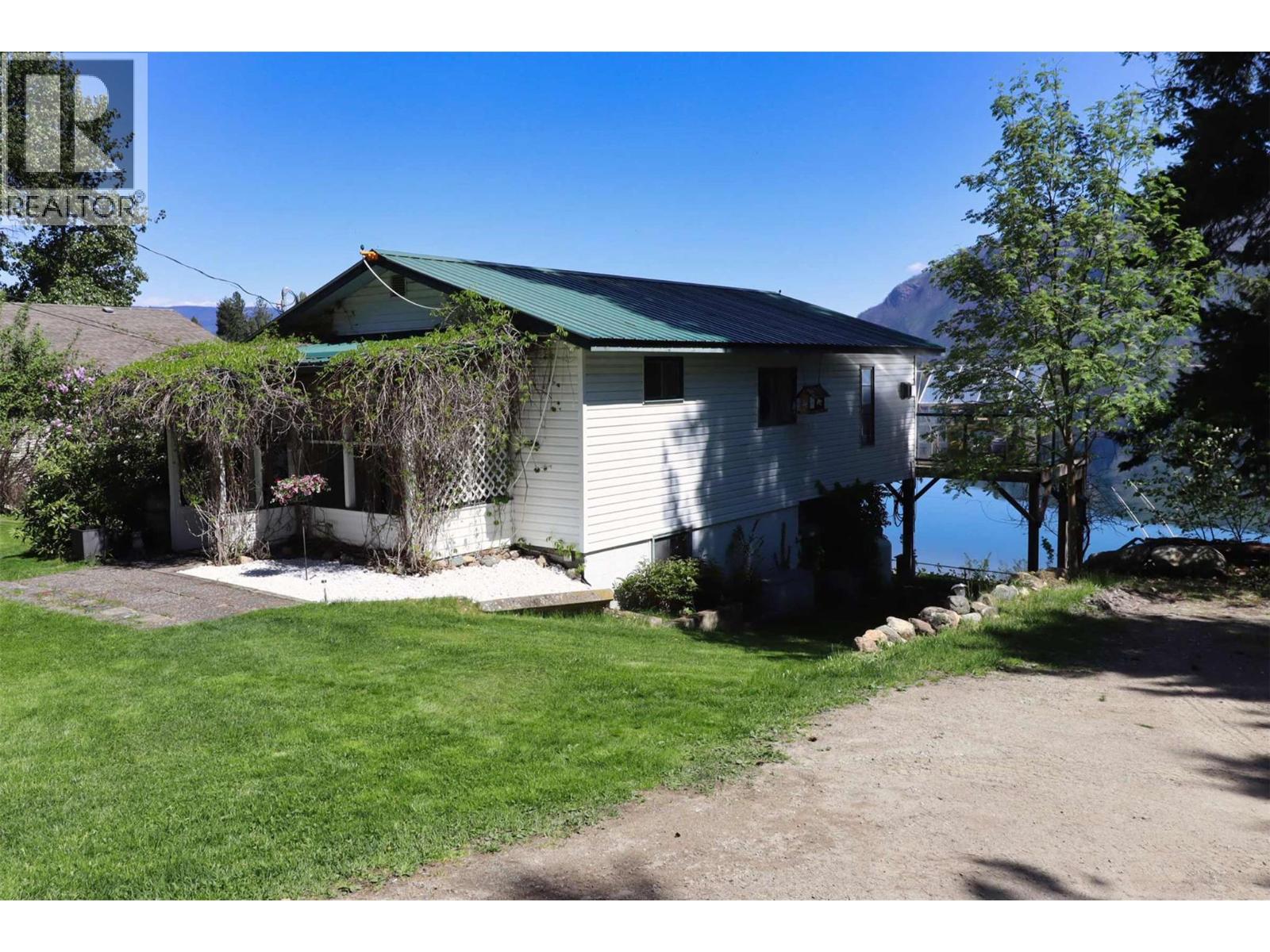 1085 Little Shuswap Lake Road, Chase