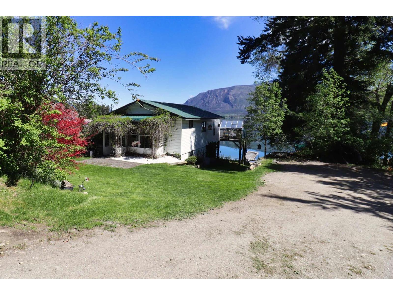 1085 Little Shuswap Lake Road, Chase