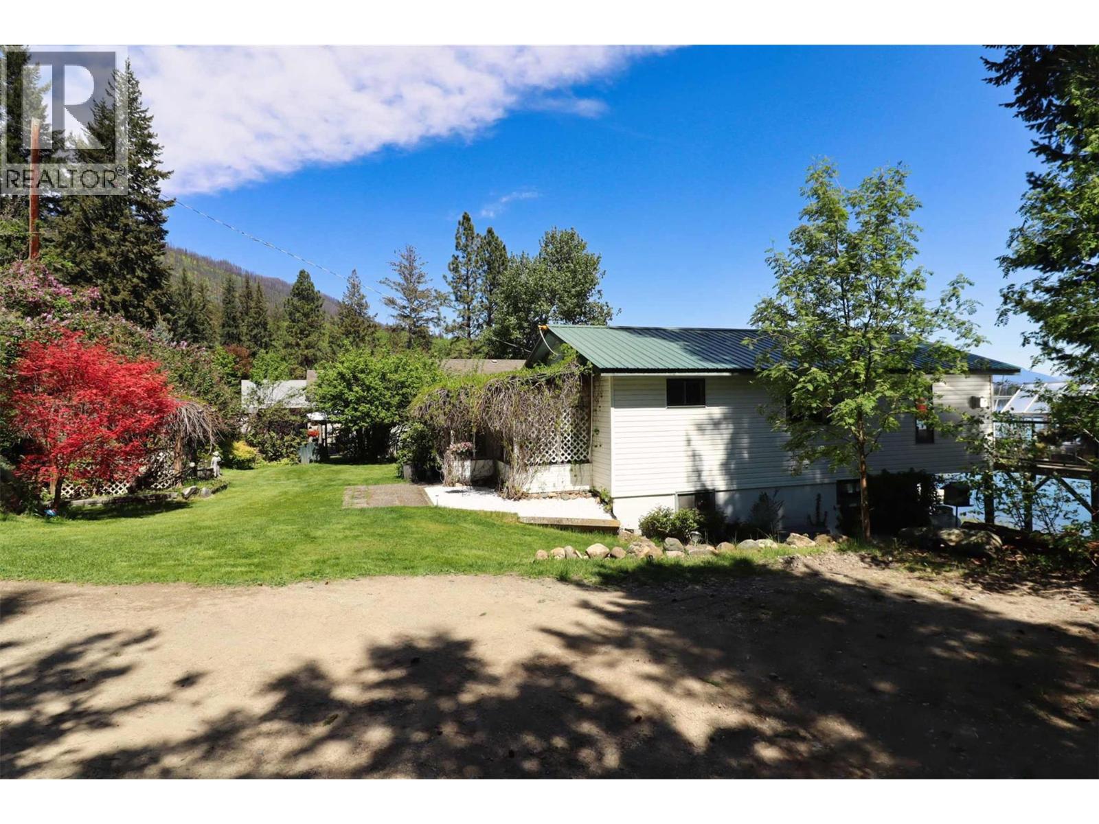 1085 Little Shuswap Lake Road, Chase