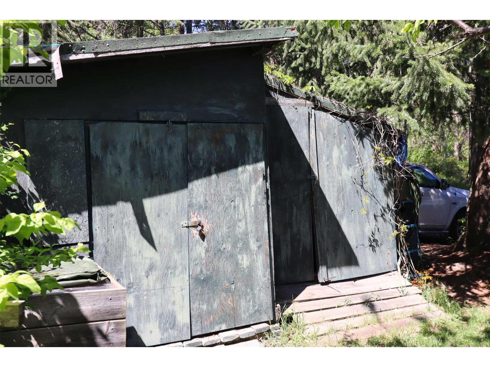 1085 Little Shuswap Lake Road, Chase