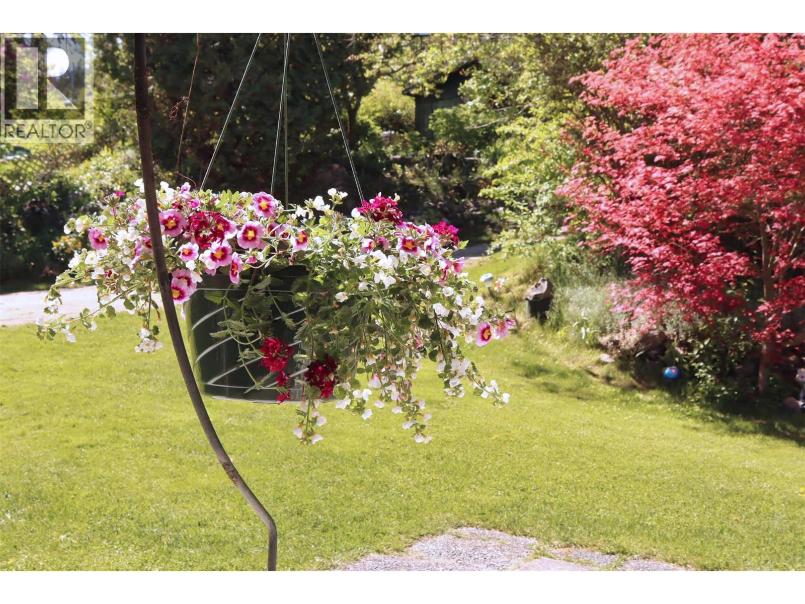 1085 Little Shuswap Lake Road, Chase