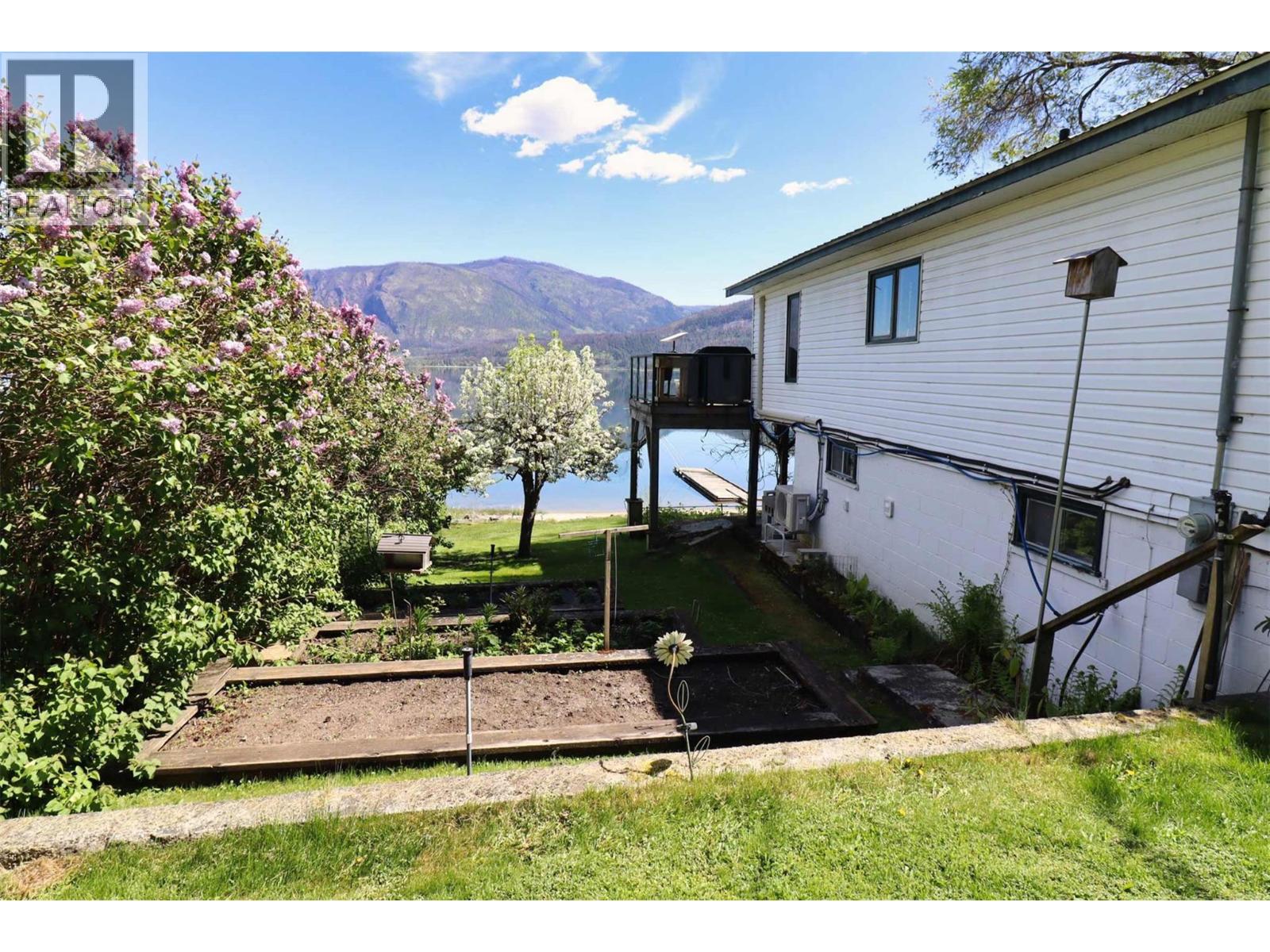 1085 Little Shuswap Lake Road, Chase