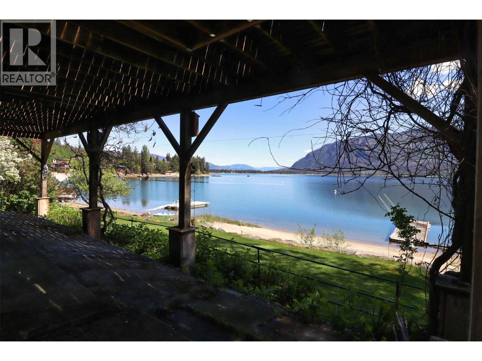 1085 Little Shuswap Lake Road, Chase