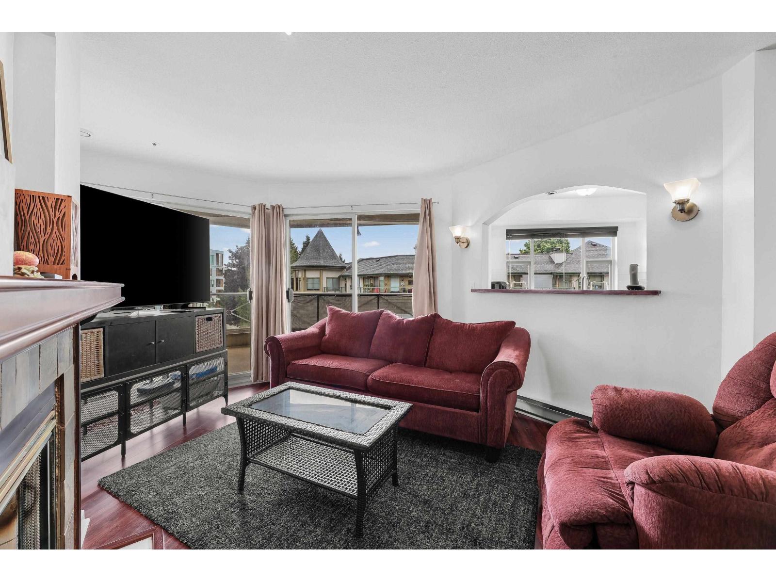 Photo 3 of 307 20120 56 Avenue, Langley BC