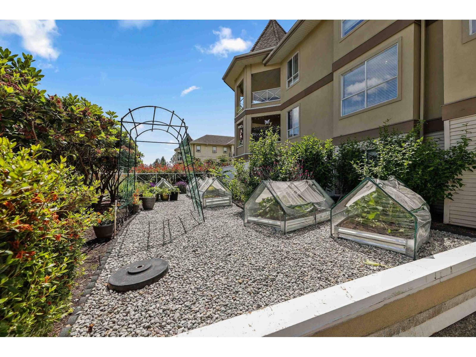 Photo 23 of 307 20120 56 Avenue, Langley BC