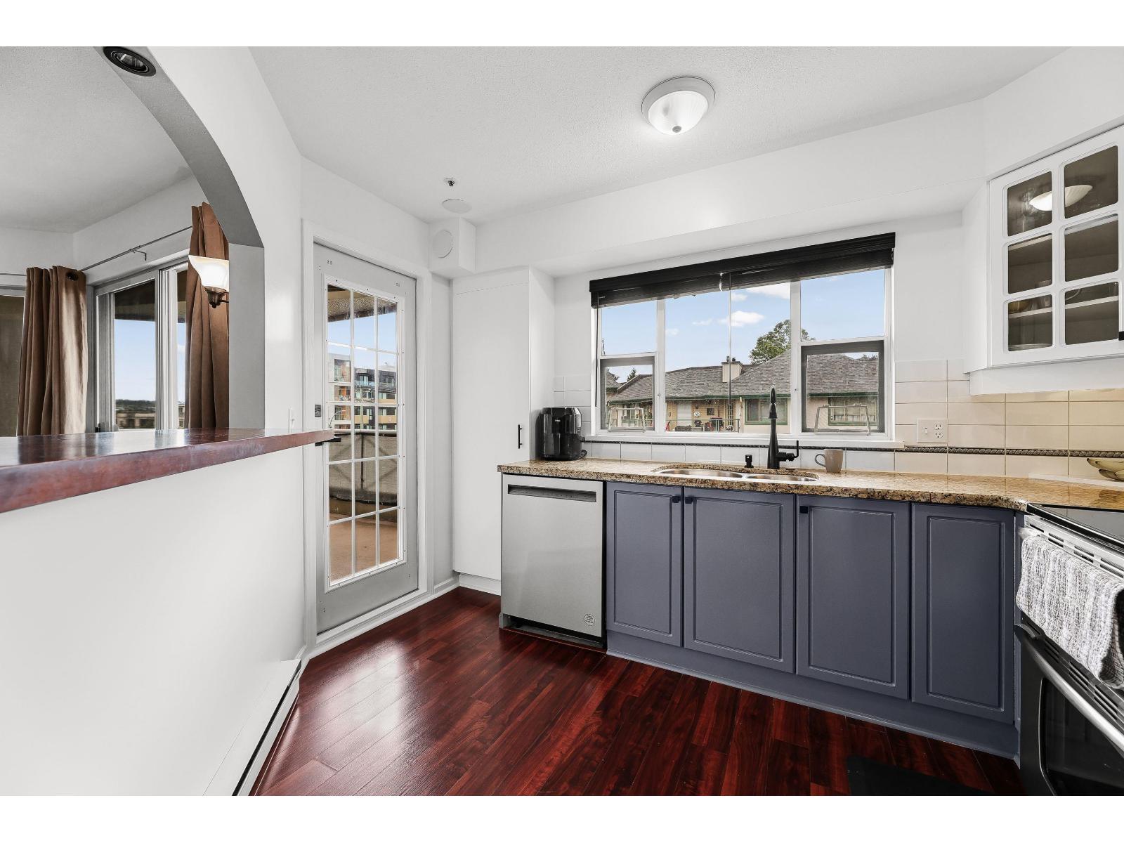 Photo 9 of 307 20120 56 Avenue, Langley BC