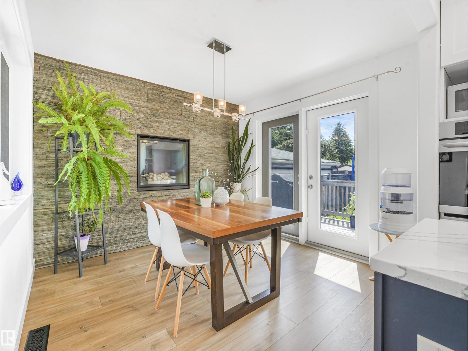 Photo 16 of 9573 83 St Nw, Edmonton AB