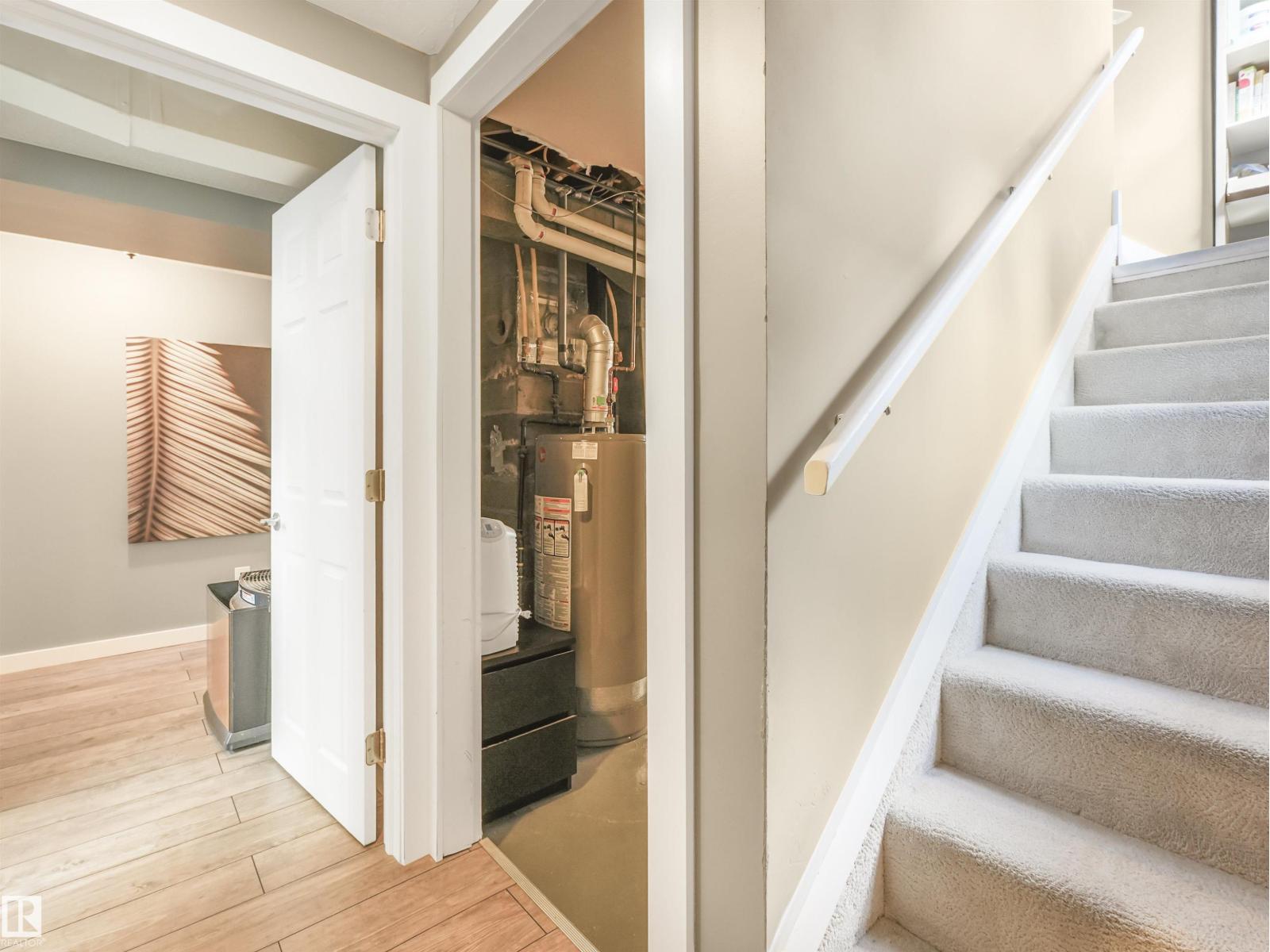 Photo 30 of 9573 83 St Nw, Edmonton AB
