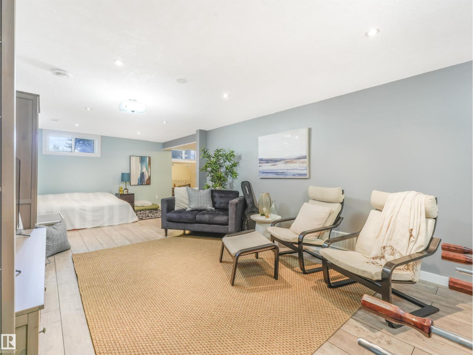 Photo 36 of 9573 83 St Nw, Edmonton AB