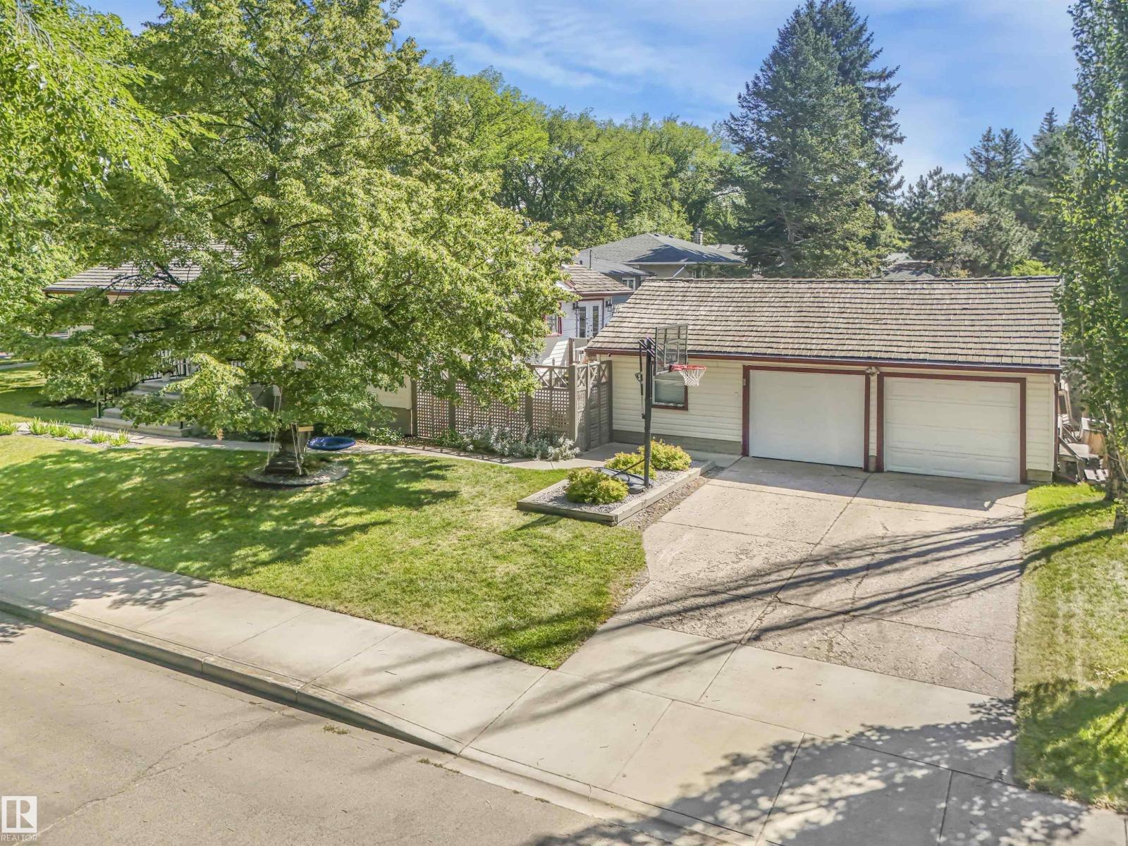 Photo 4 of 9573 83 St Nw, Edmonton AB