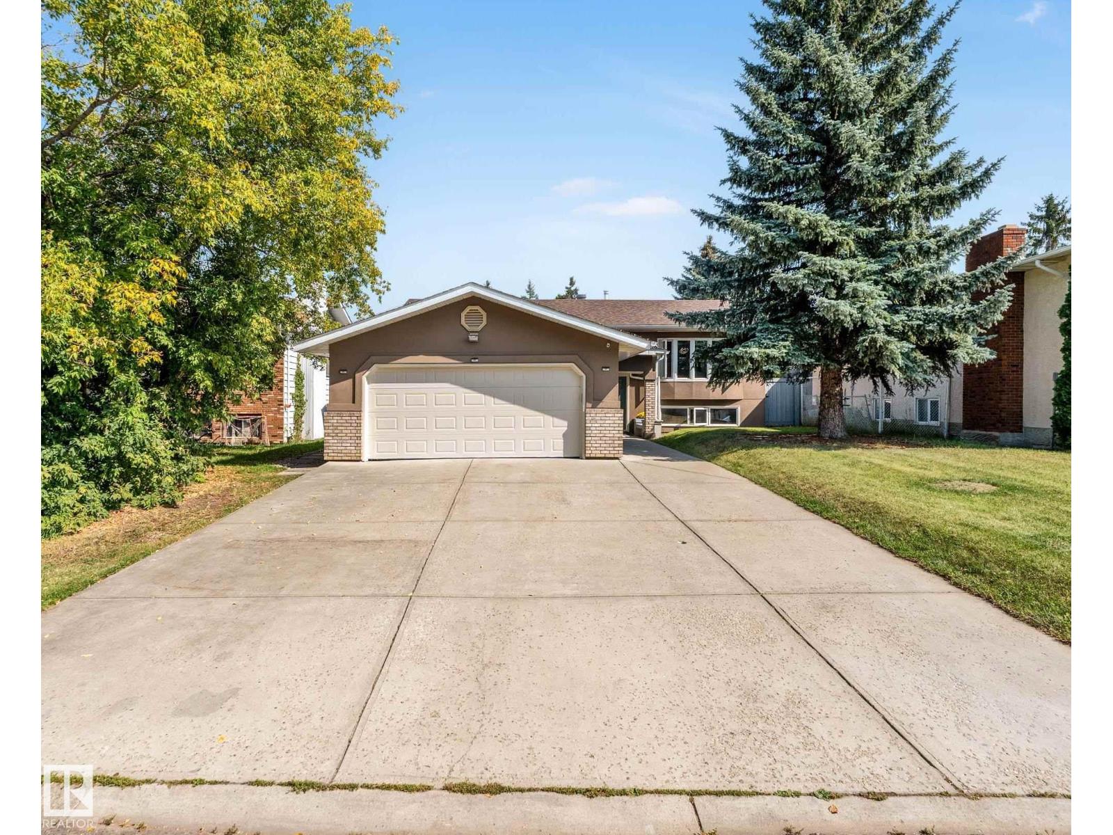Photo 1 of 3923 67 St Nw, Edmonton AB