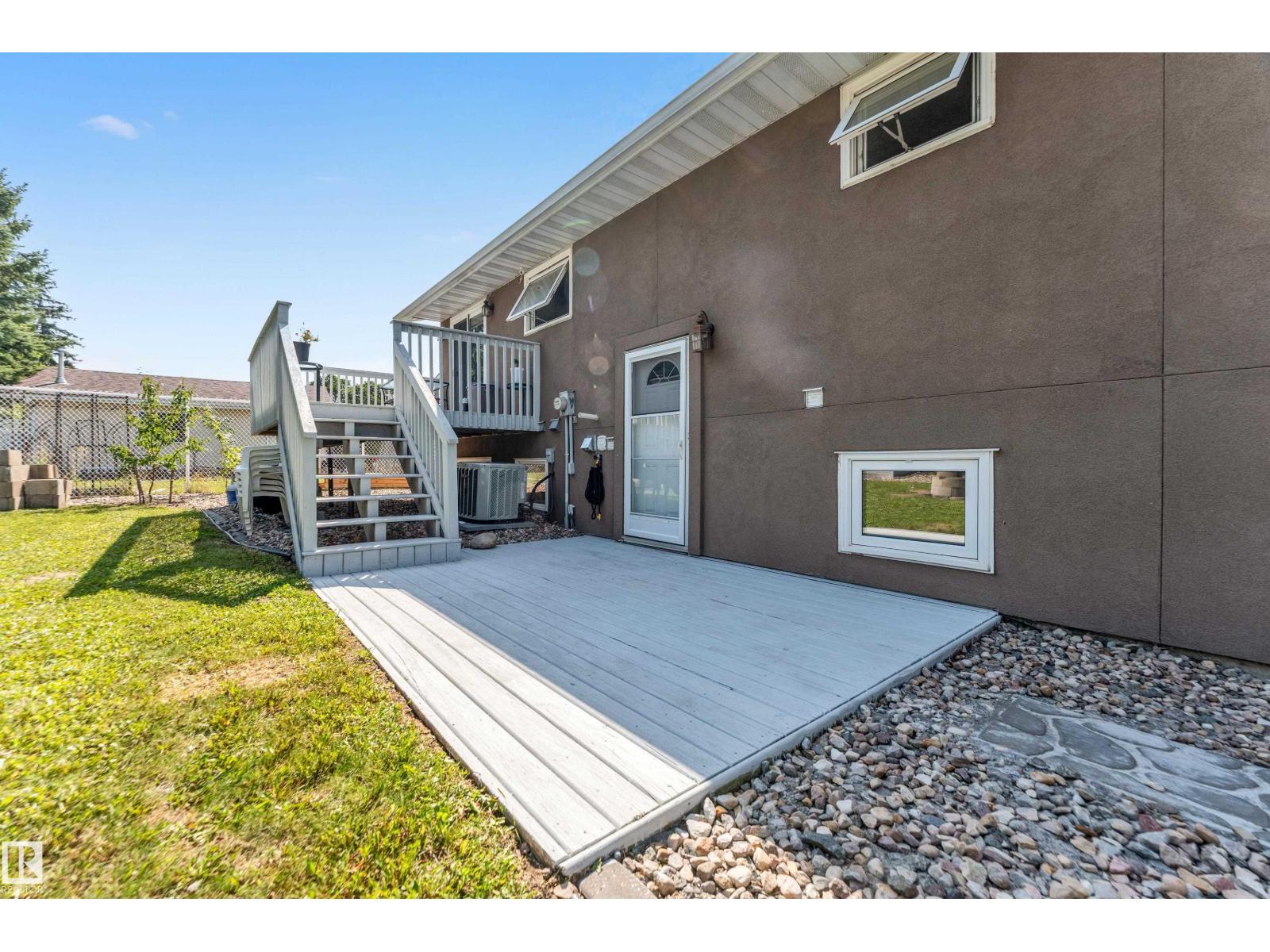 Photo 7 of 3923 67 St Nw, Edmonton AB